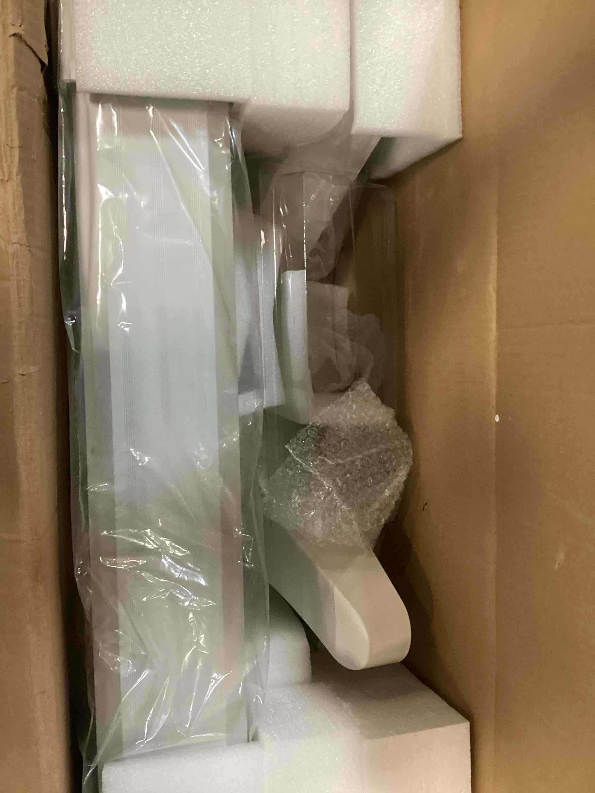 https://s3.amazonaws.com/lotting-images-prod/bidfta/PPE0344243_1728916704290.jpeg