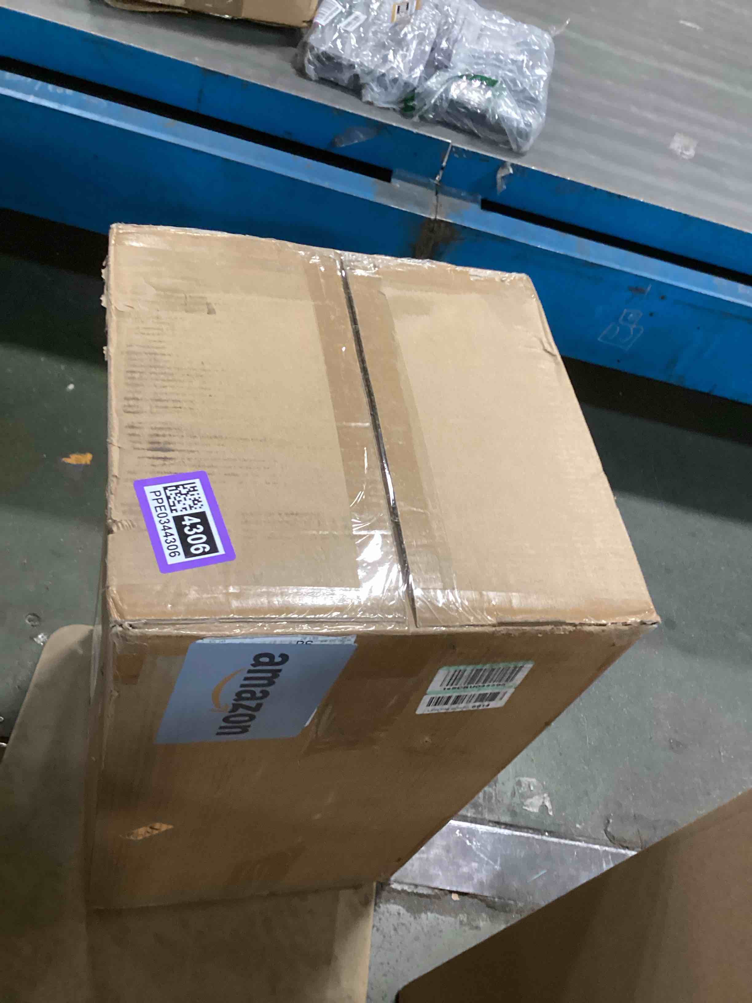 https://s3.amazonaws.com/lotting-images-prod/bidfta/PPE0344306_1728907503519.jpeg