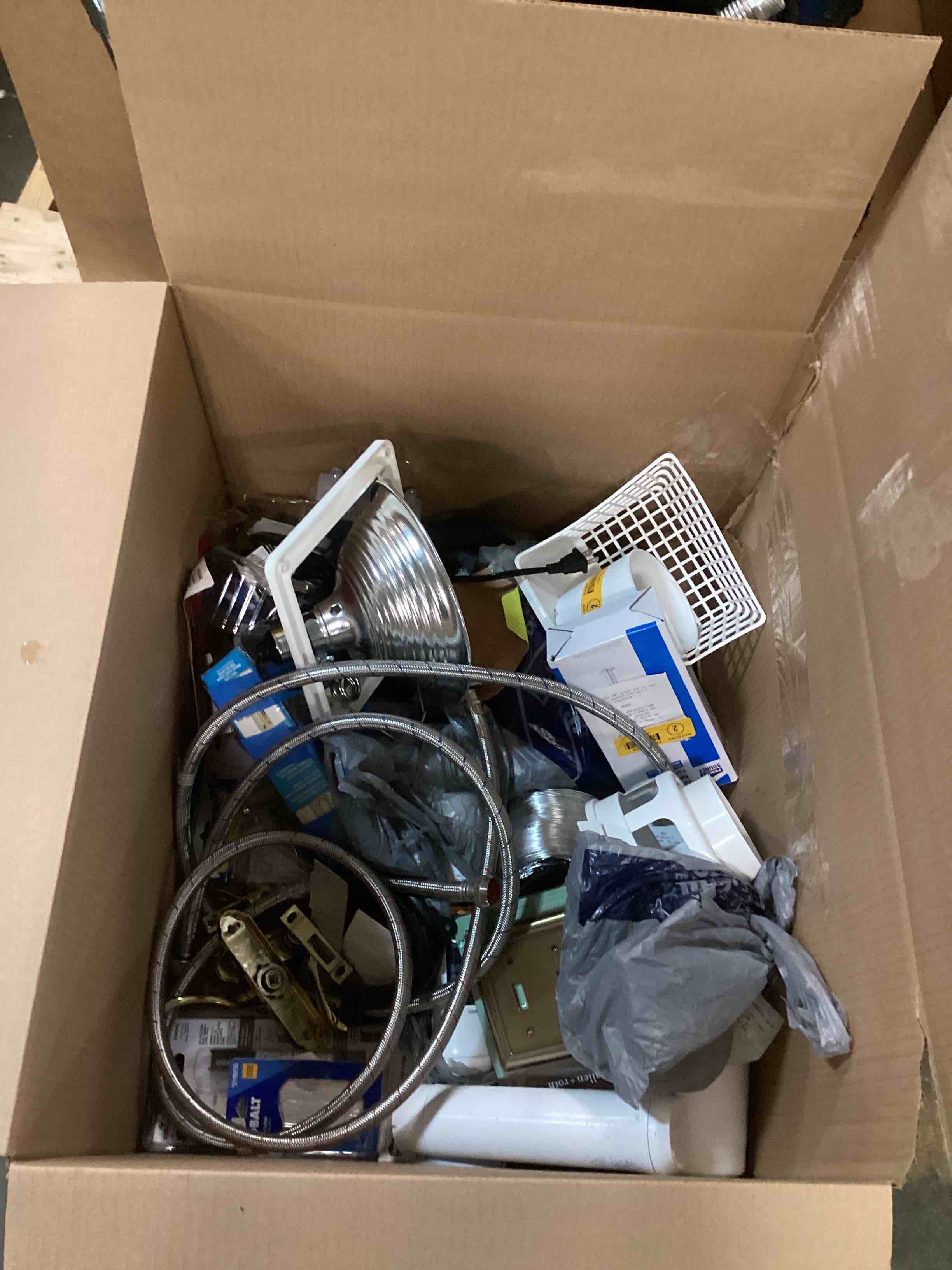 https://s3.amazonaws.com/lotting-images-prod/bidfta/PPE0344344_1728934569972.jpeg