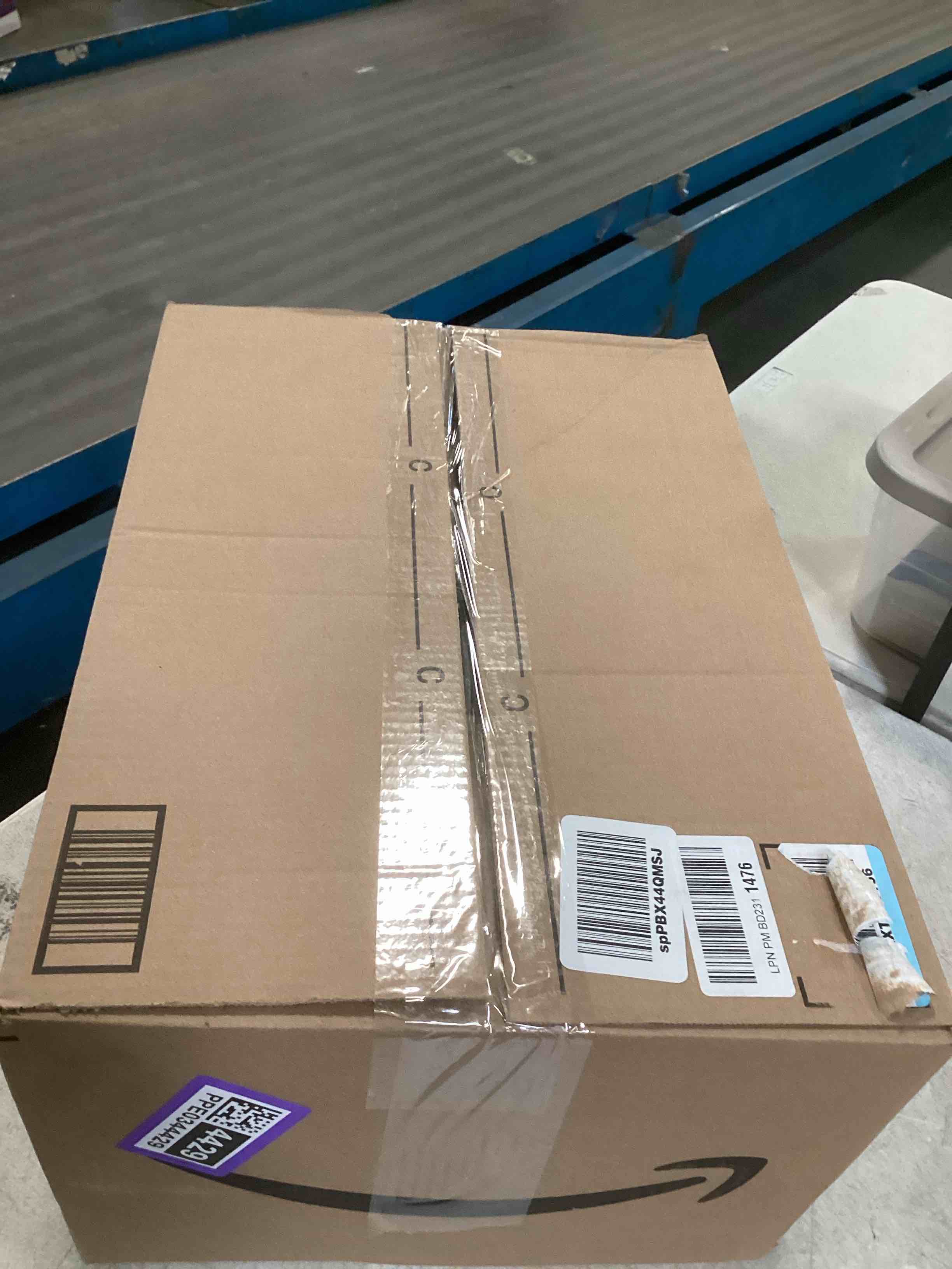 https://s3.amazonaws.com/lotting-images-prod/bidfta/PPE0344429_1728666941536.jpeg