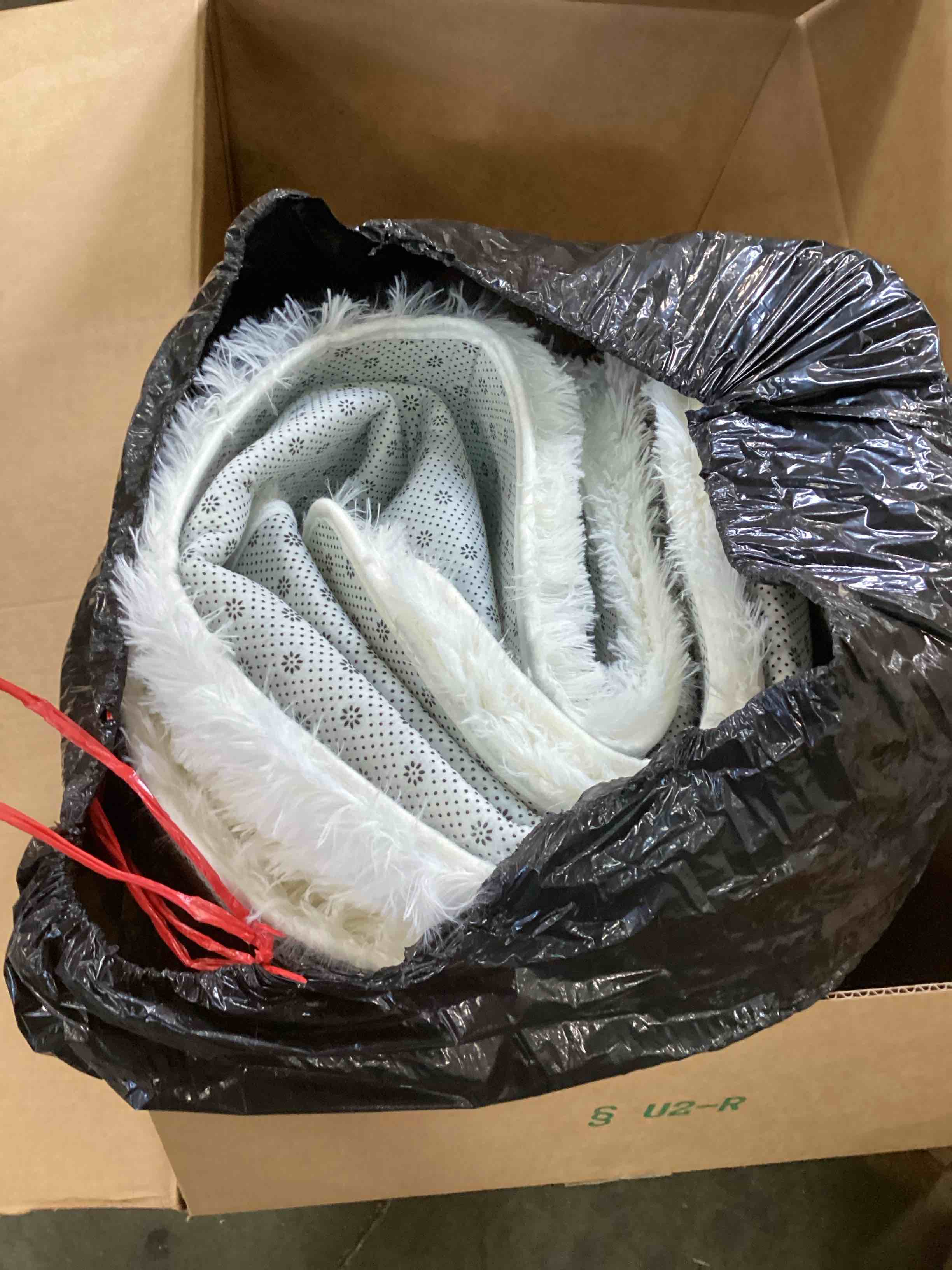 https://s3.amazonaws.com/lotting-images-prod/bidfta/PPE0344760_1728570665683.jpeg