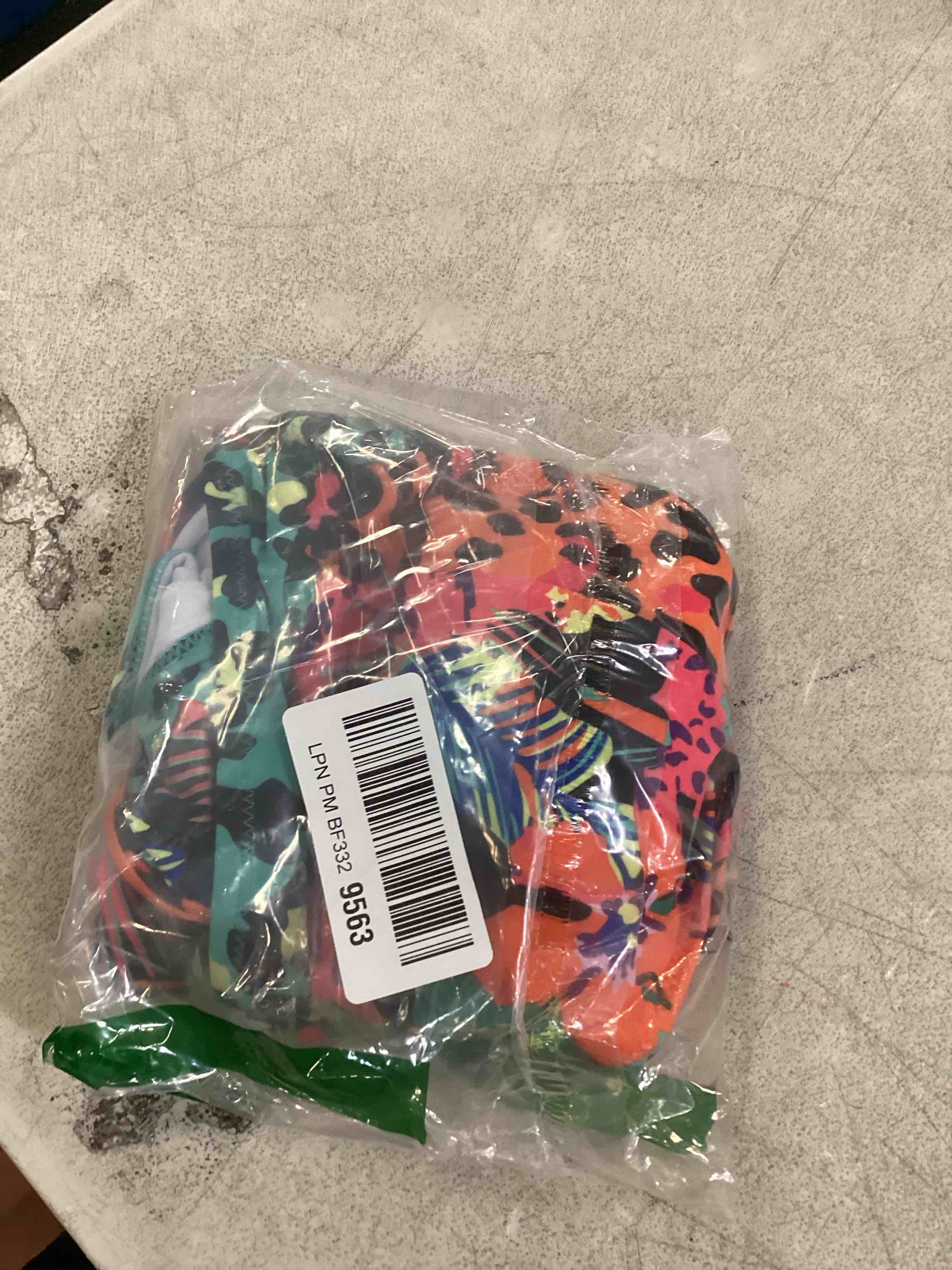 https://s3.amazonaws.com/lotting-images-prod/bidfta/PPE0345087_1728498981221.jpeg