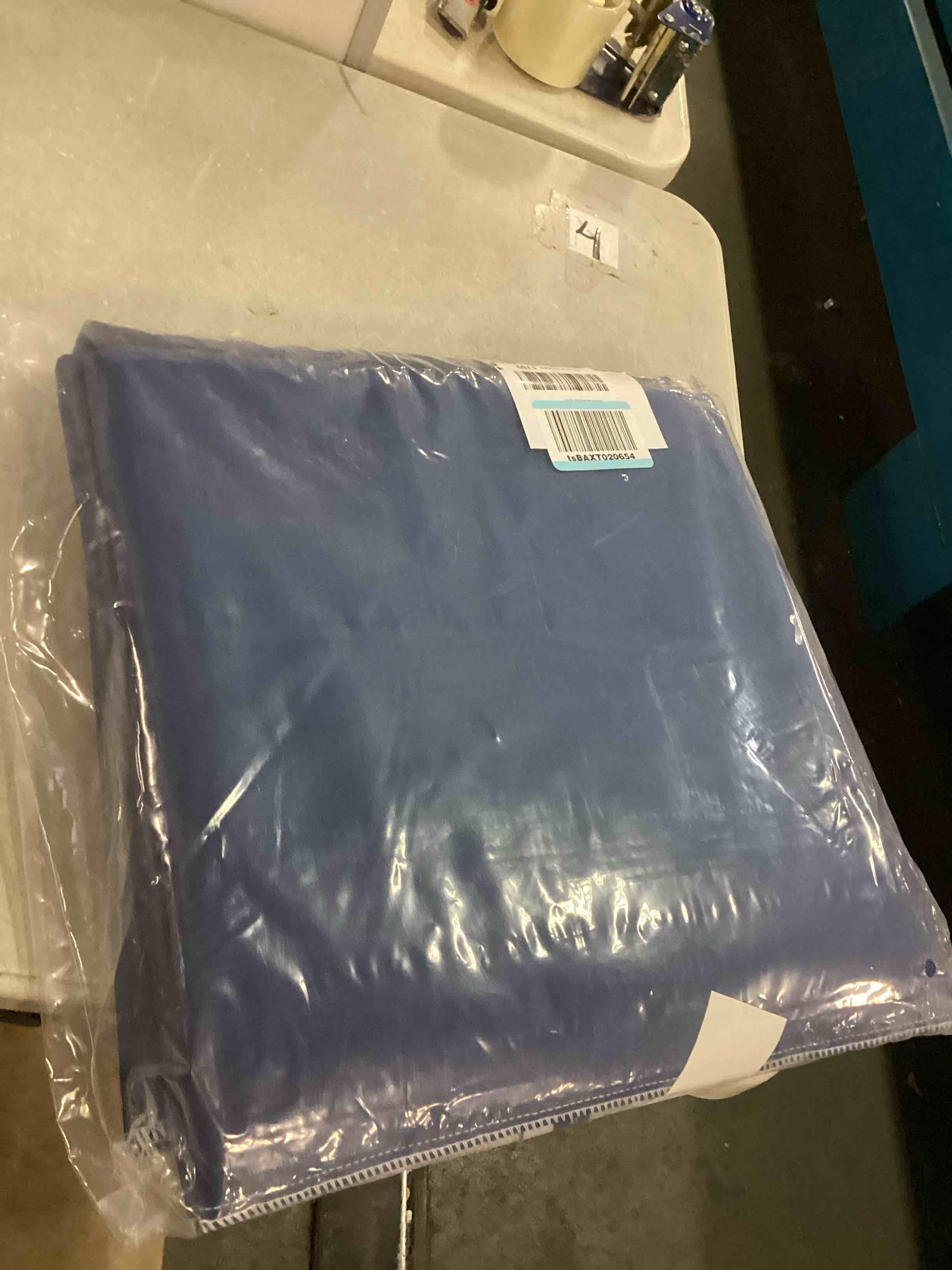 https://s3.amazonaws.com/lotting-images-prod/bidfta/PPE0345406_1728388208114.jpeg