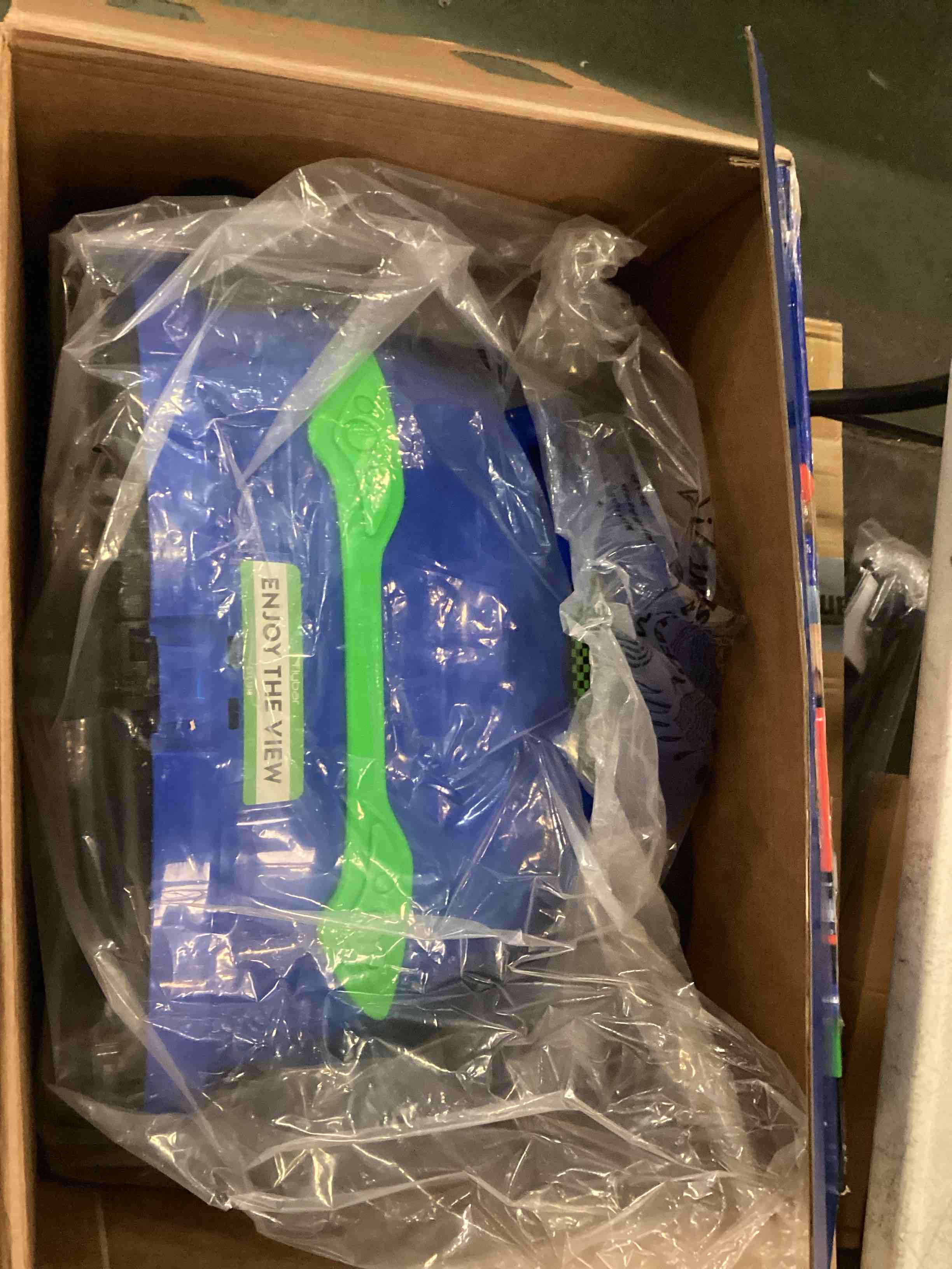 https://s3.amazonaws.com/lotting-images-prod/bidfta/PPE0345477_1728478133670.jpeg