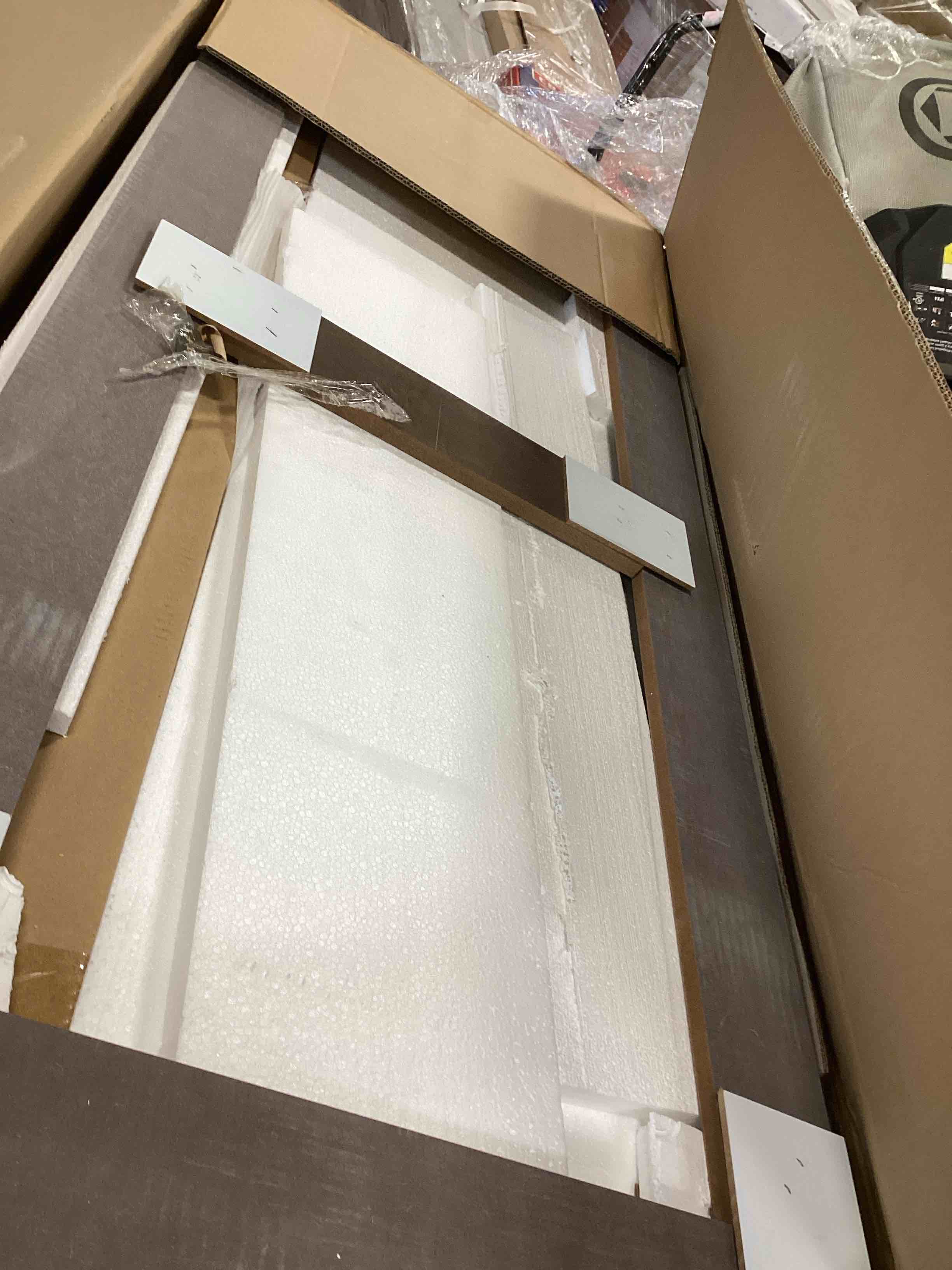 https://s3.amazonaws.com/lotting-images-prod/bidfta/PPE0345603_1728312981105.jpeg
