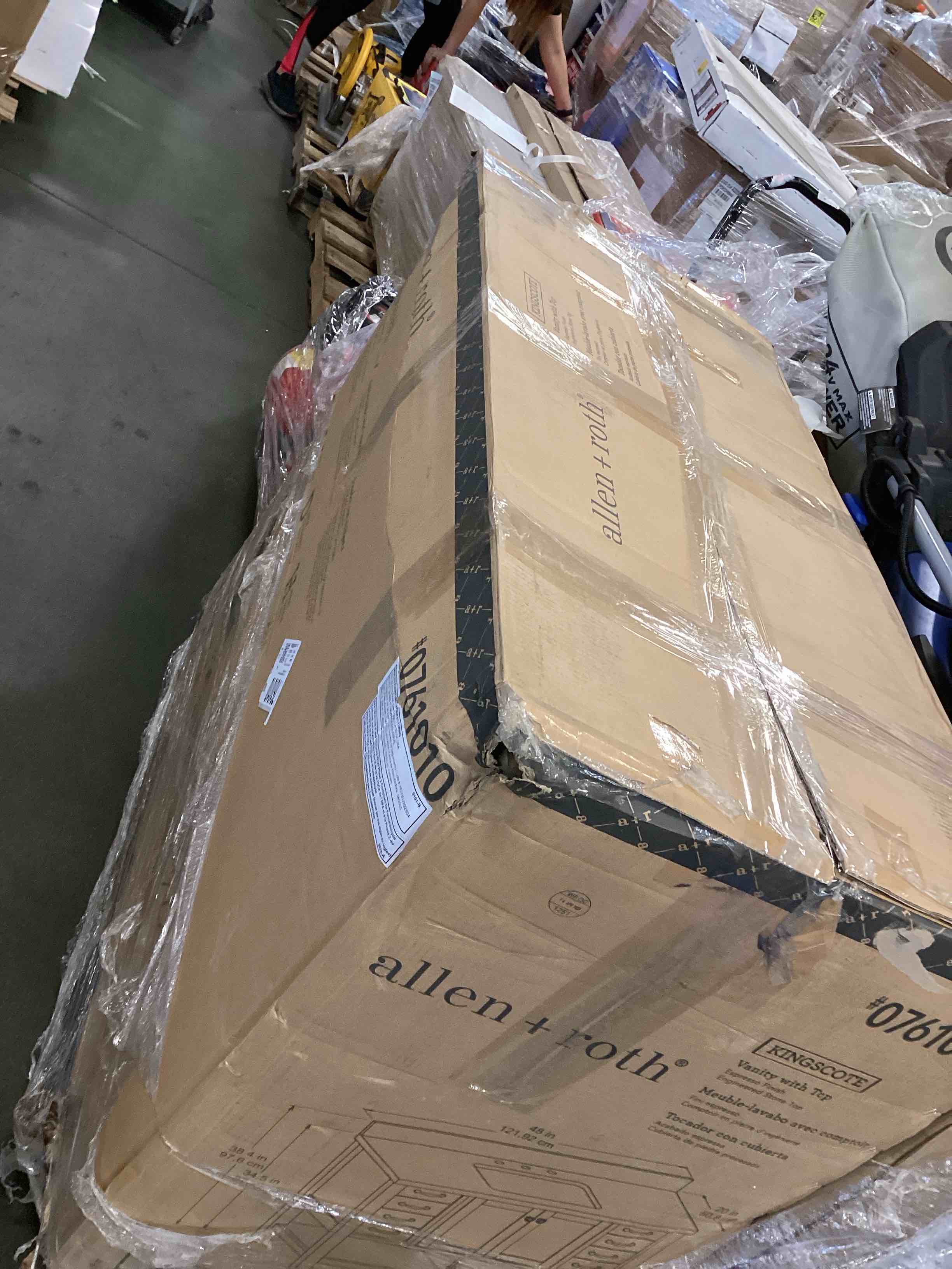 https://s3.amazonaws.com/lotting-images-prod/bidfta/PPE0345603_1728313031391.jpeg