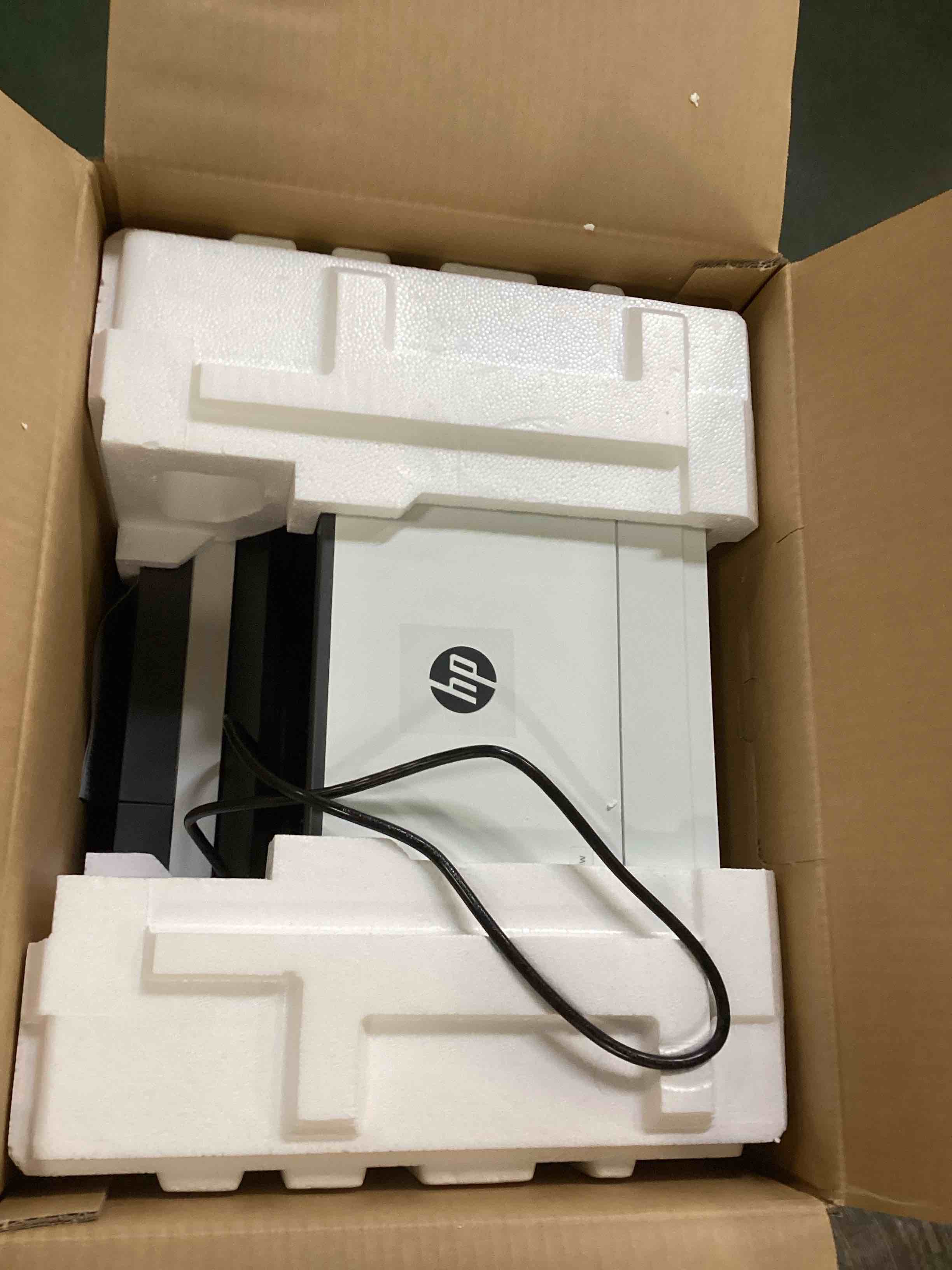 https://s3.amazonaws.com/lotting-images-prod/bidfta/PPE0345703_1728145226128.jpeg