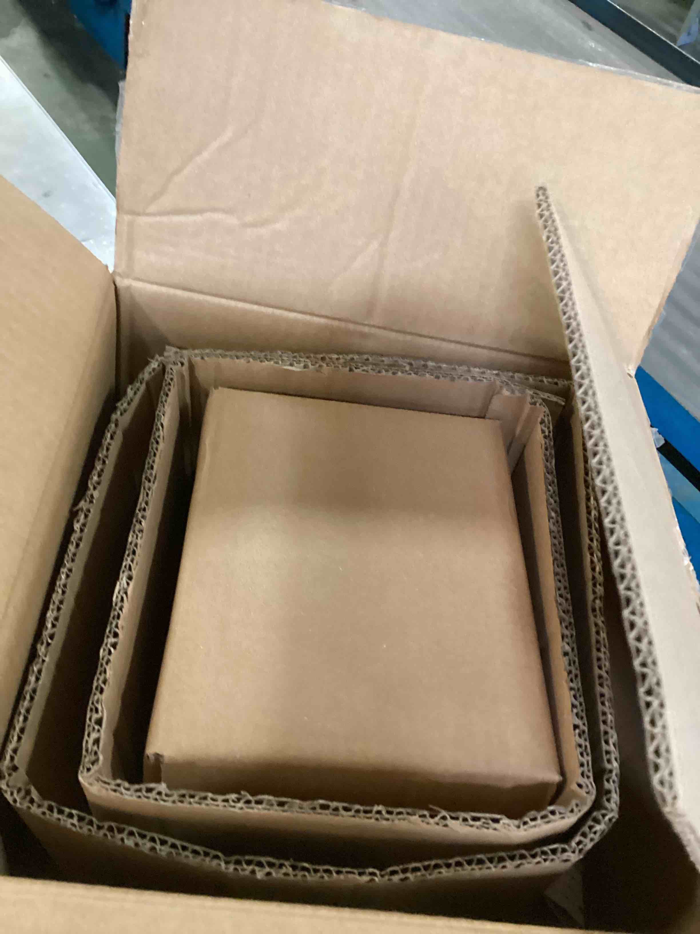 https://s3.amazonaws.com/lotting-images-prod/bidfta/PPE0345885_1728146168996.jpeg