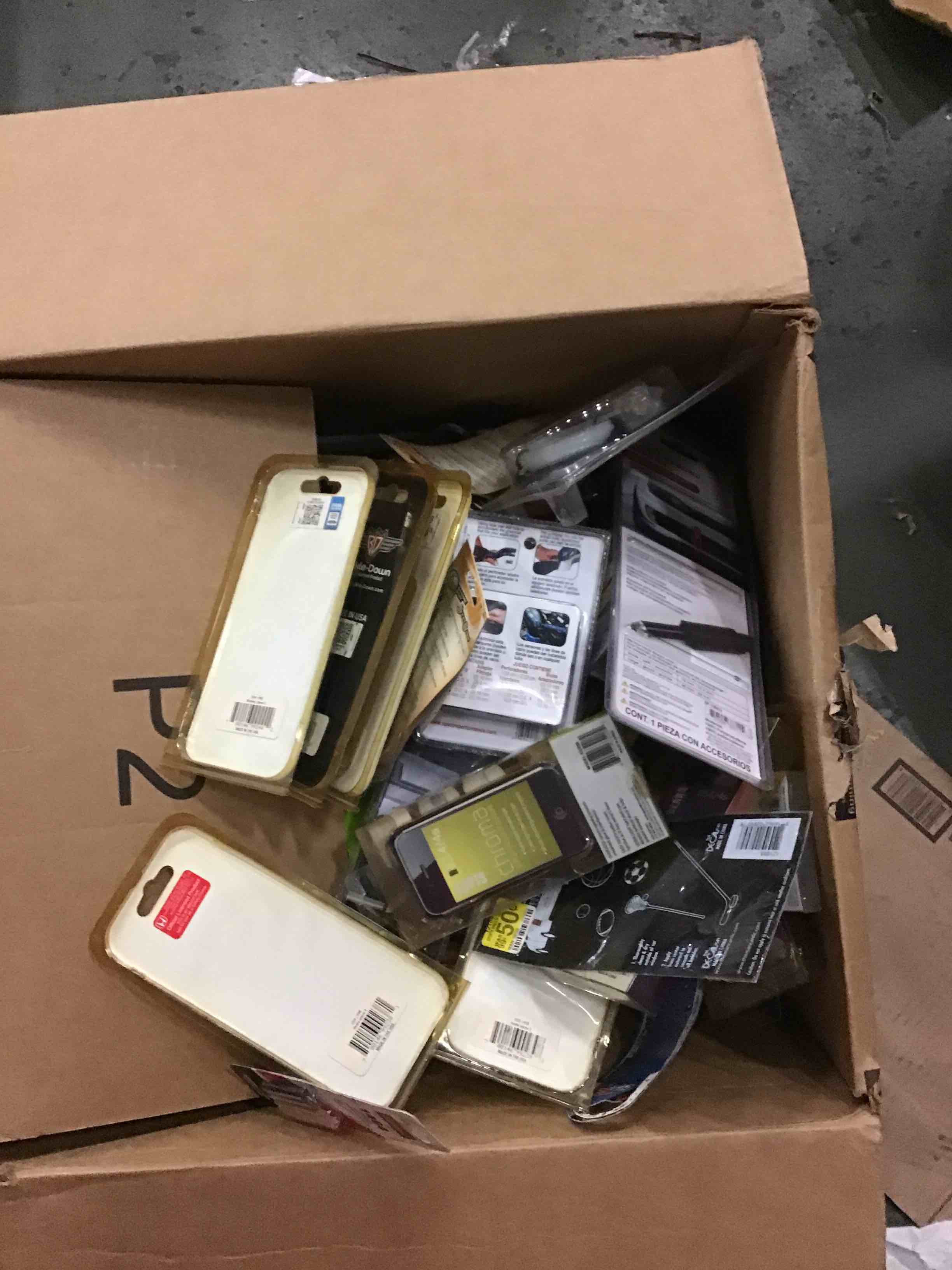 Assorted Home Improvement Lot (Small Tools, Screw, Home Accessories, etc.)