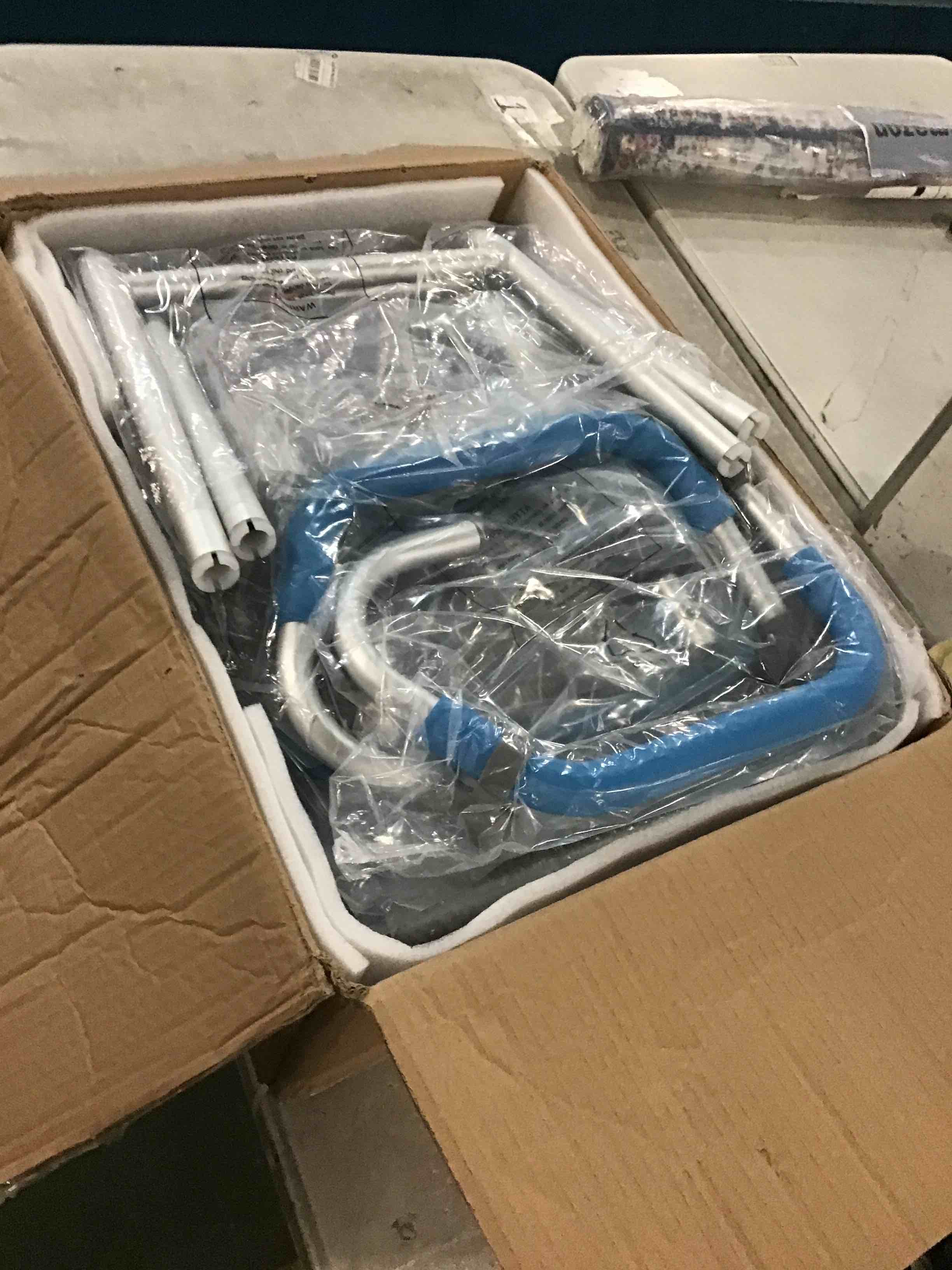 https://s3.amazonaws.com/lotting-images-prod/bidfta/PPE0347995_1730898839739.jpeg