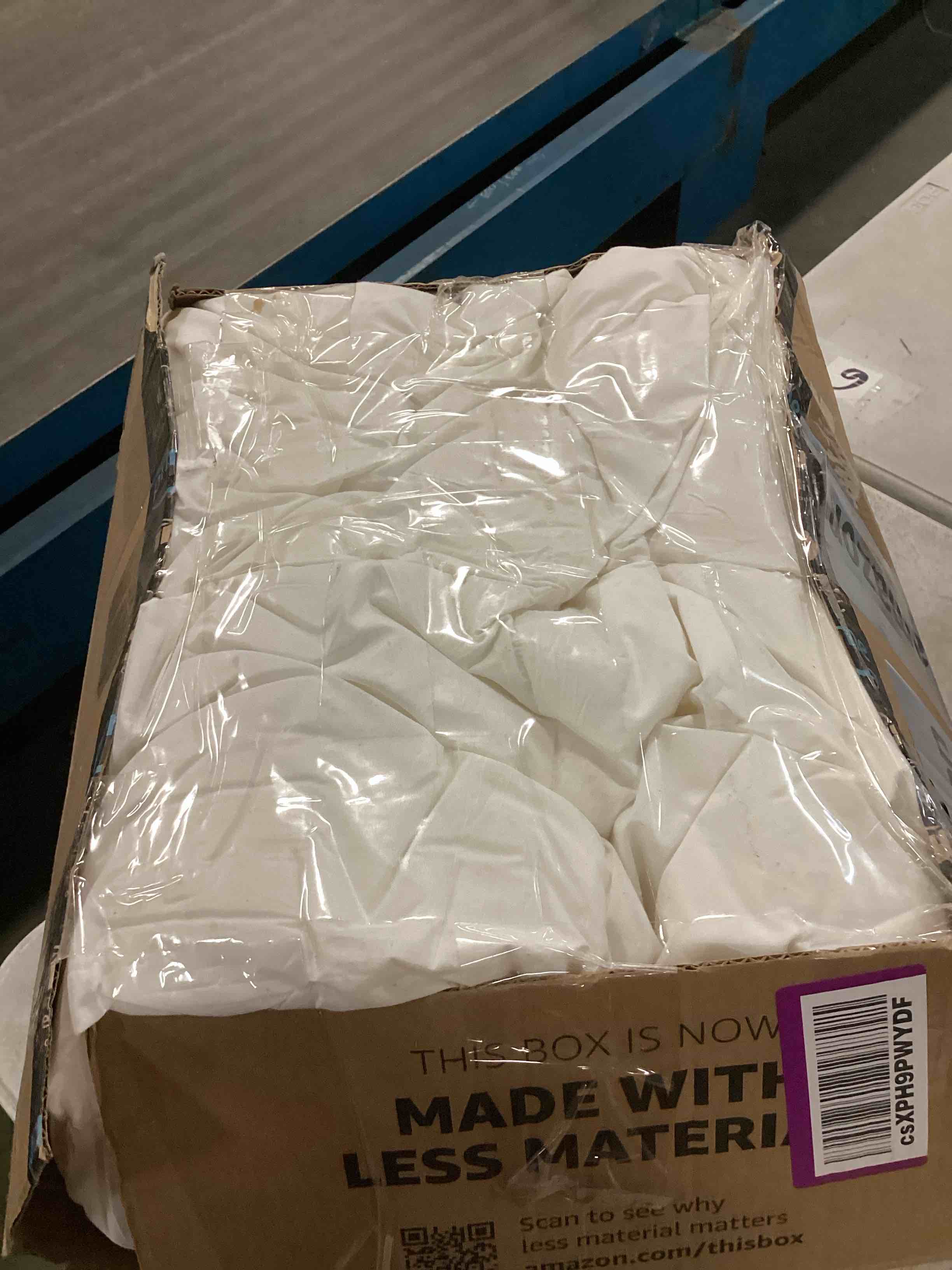 https://s3.amazonaws.com/lotting-images-prod/bidfta/PPE0348383_1728963244652.jpeg