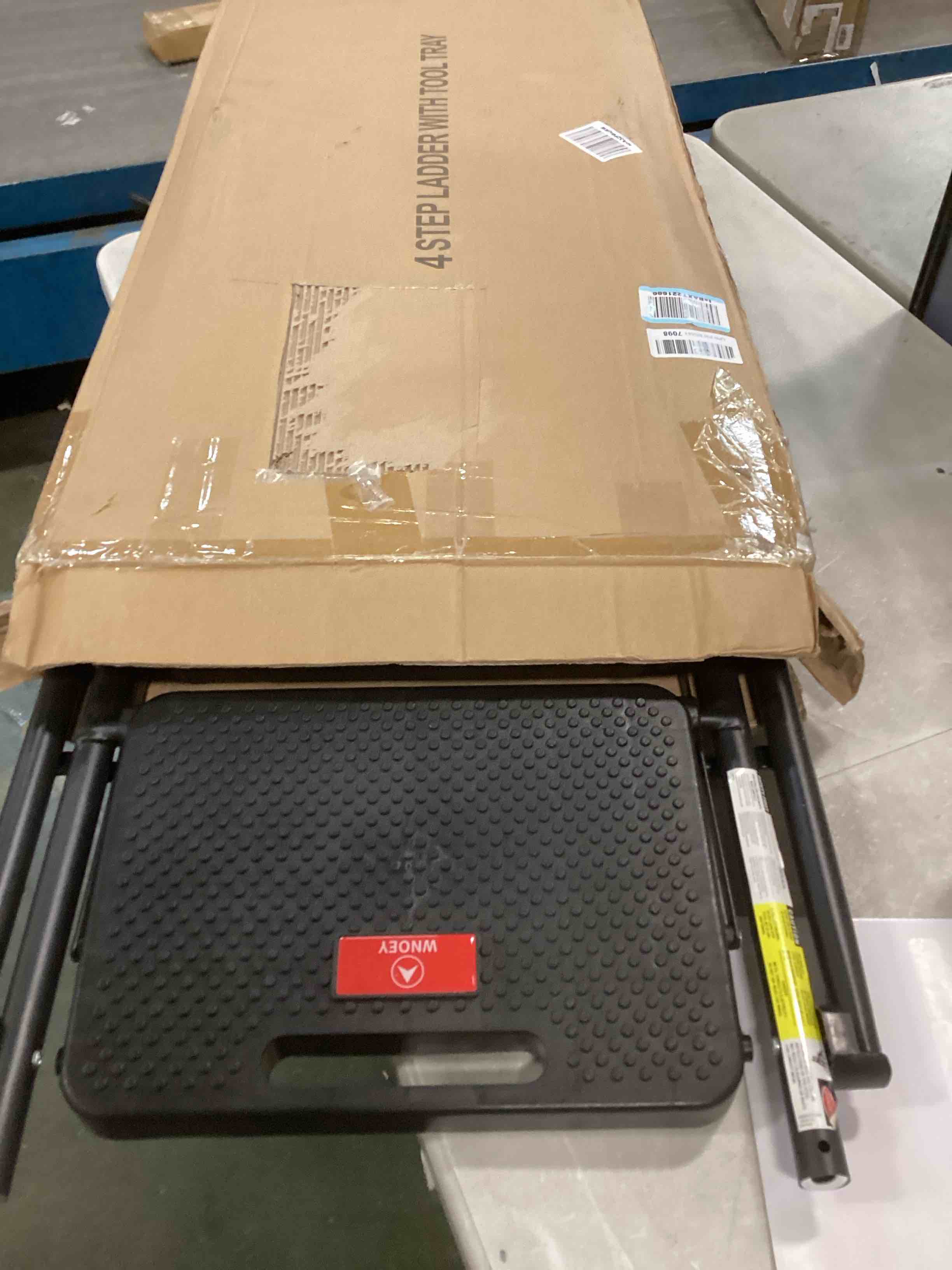 https://s3.amazonaws.com/lotting-images-prod/bidfta/PPE0350057_1729337902933.jpeg