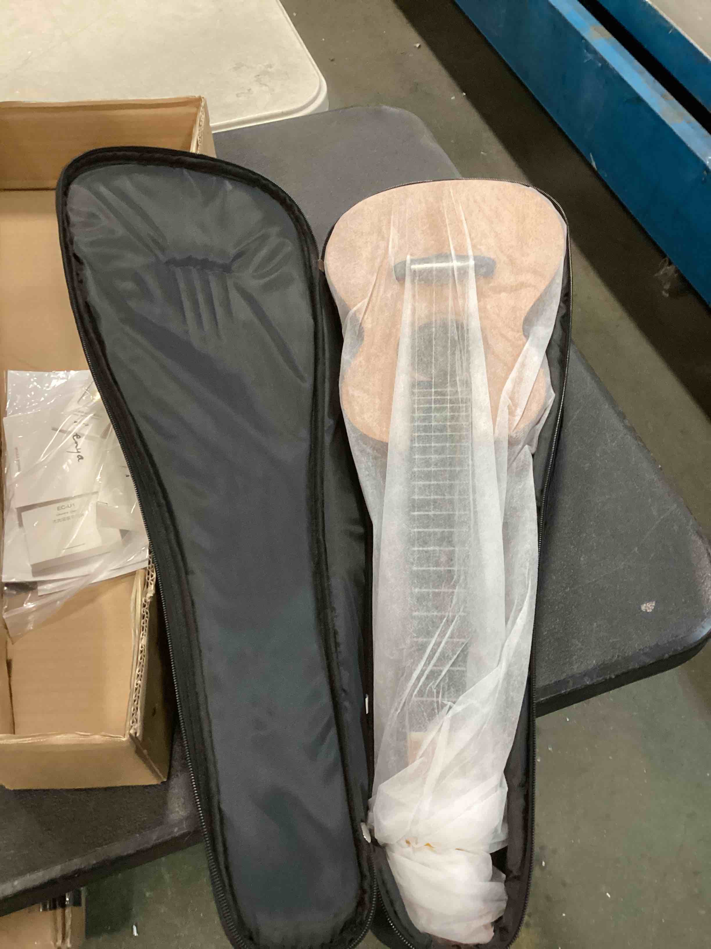https://s3.amazonaws.com/lotting-images-prod/bidfta/PPE0350416_1729210570858.jpeg