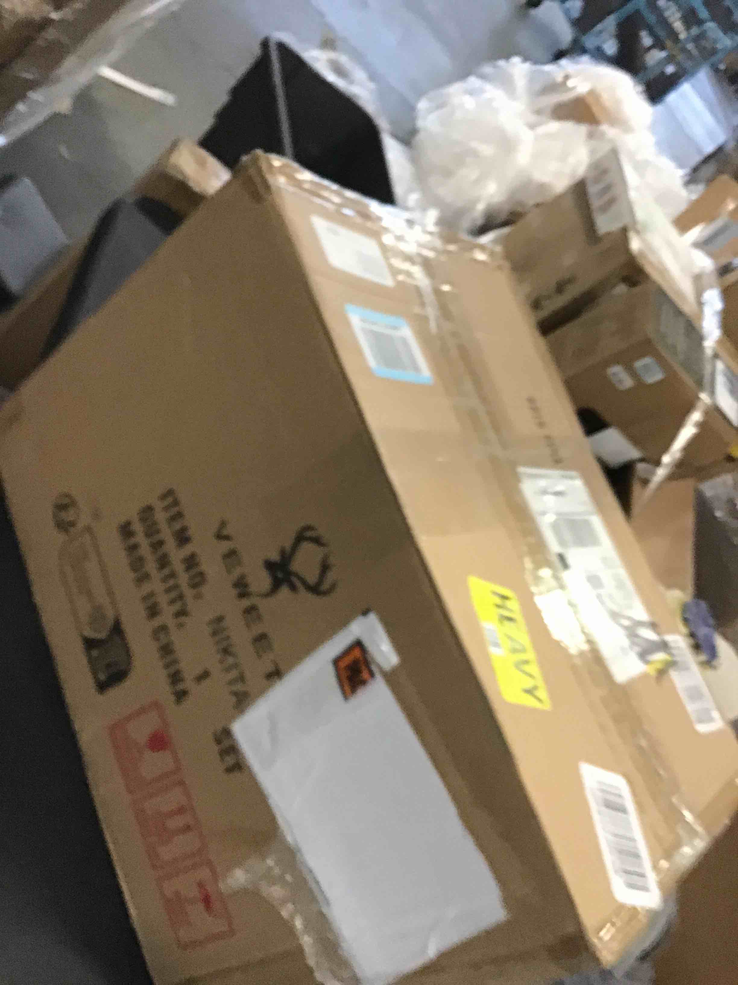 https://s3.amazonaws.com/lotting-images-prod/bidfta/PPE0350584_1728136319698.jpeg