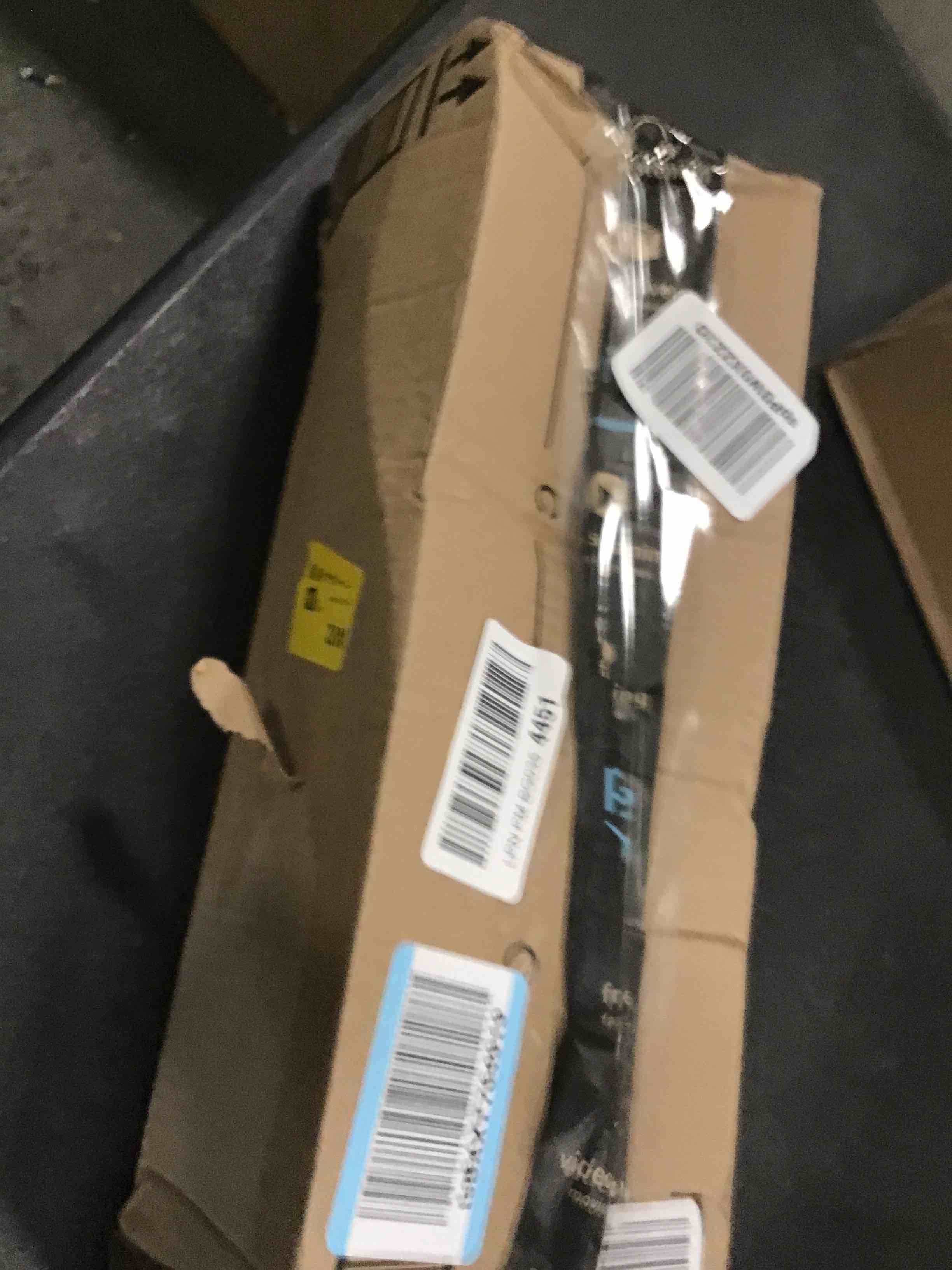https://s3.amazonaws.com/lotting-images-prod/bidfta/PPE0350765_1728126235769.jpeg