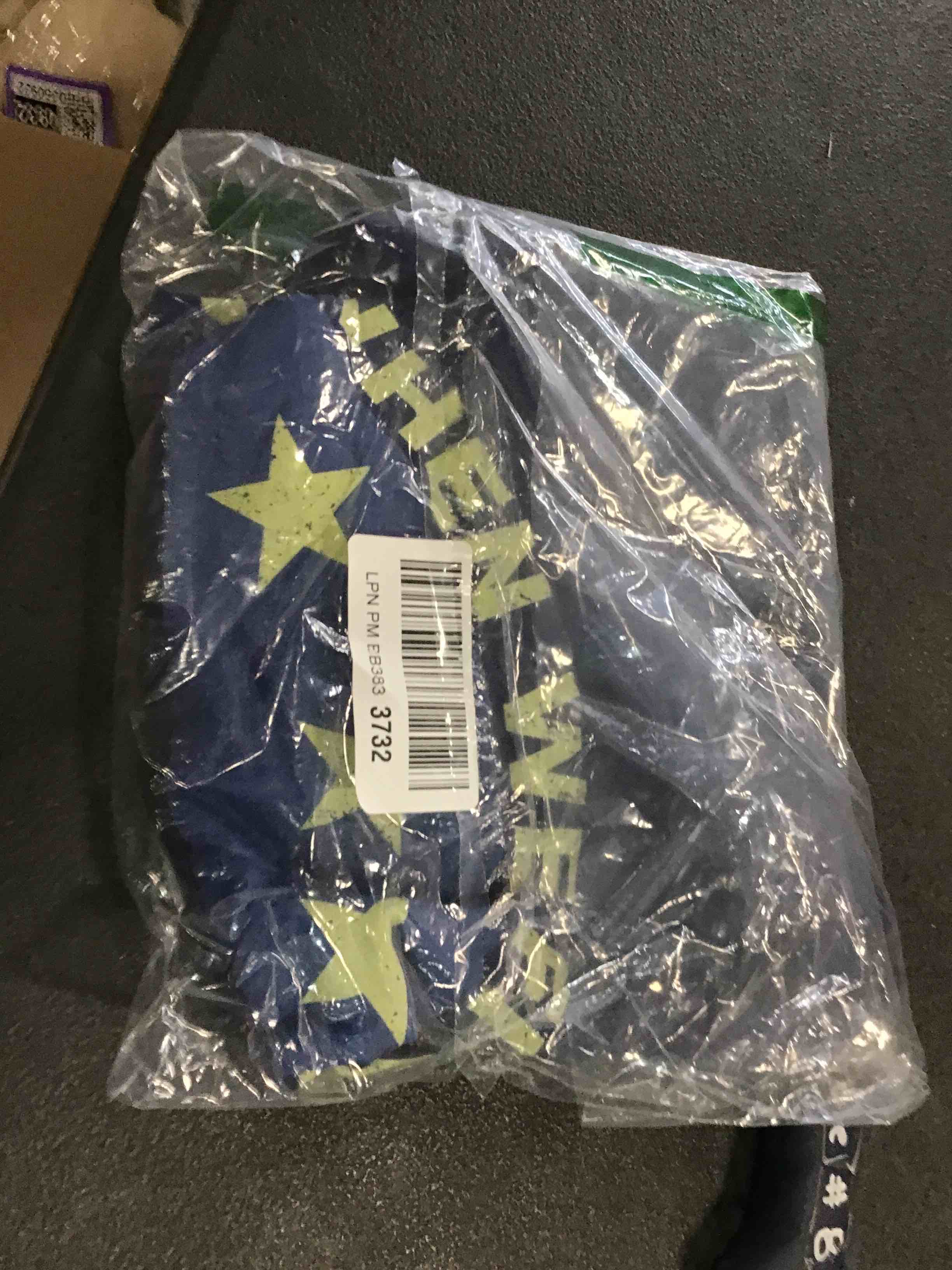 https://s3.amazonaws.com/lotting-images-prod/bidfta/PPE0350926_1728065213628.jpeg