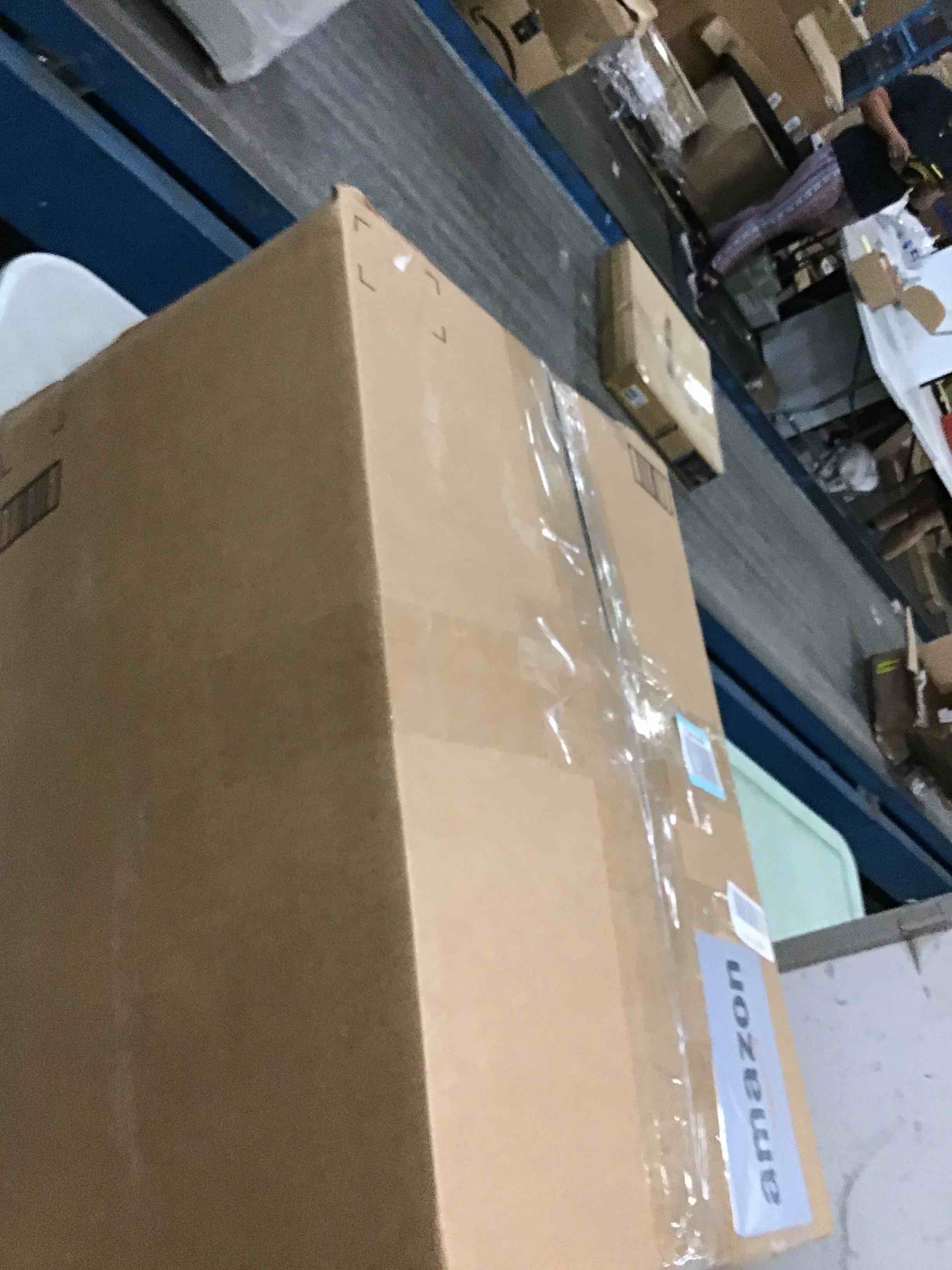 https://s3.amazonaws.com/lotting-images-prod/bidfta/PPE0351991_1727954195019.jpeg