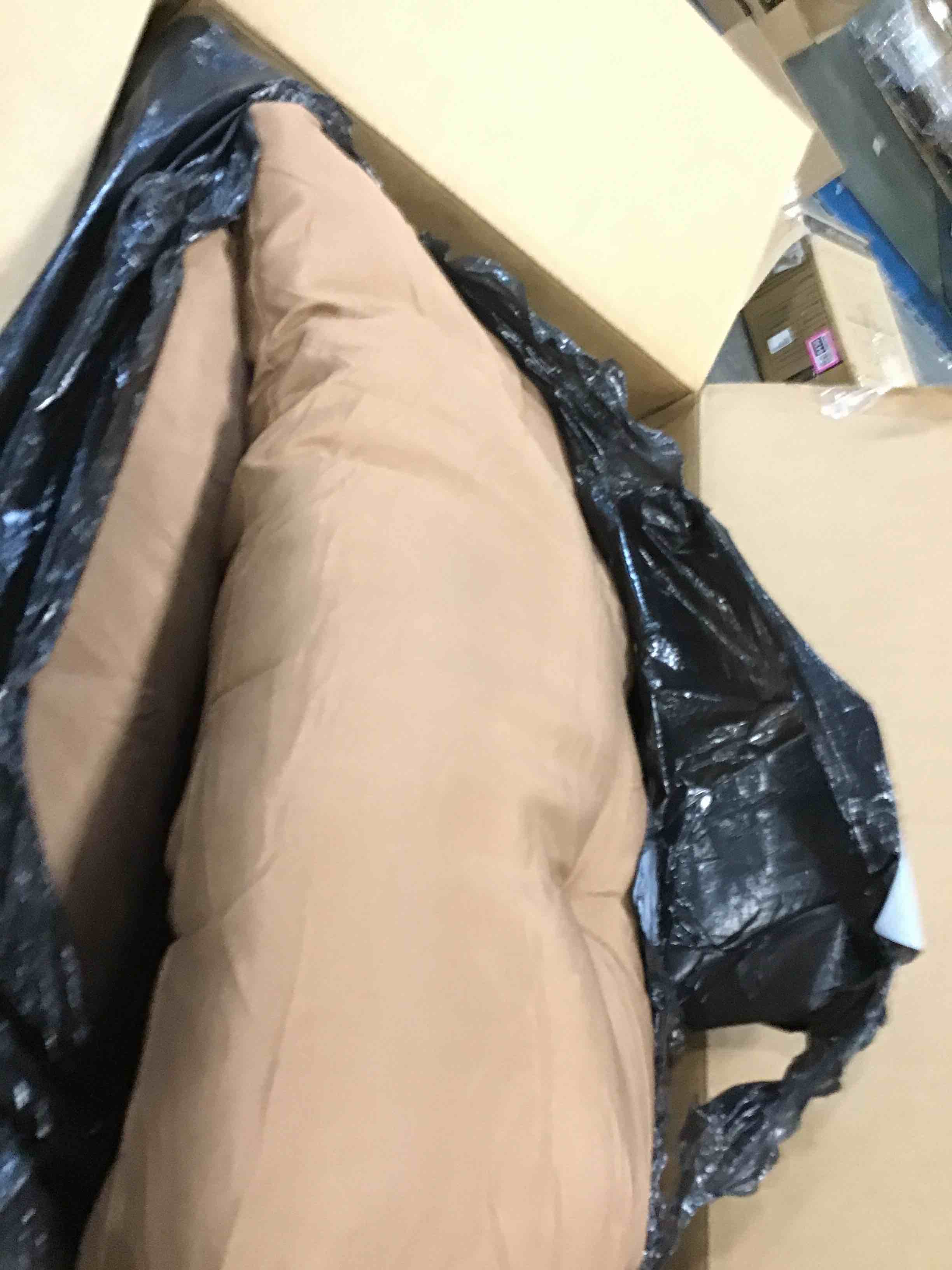 https://s3.amazonaws.com/lotting-images-prod/bidfta/PPE0351991_1727954211345.jpeg