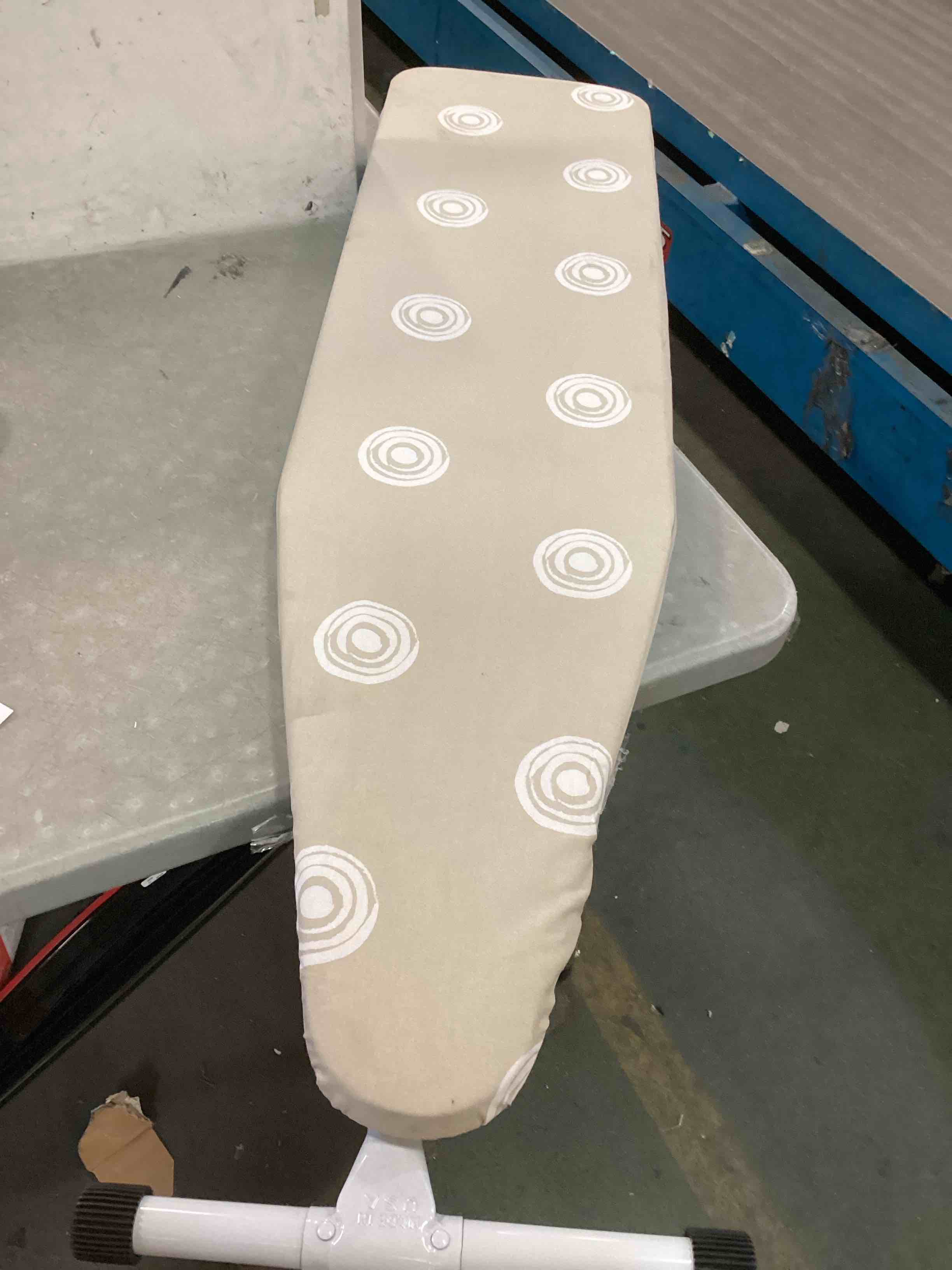 https://s3.amazonaws.com/lotting-images-prod/bidfta/PPE0352711_1728484540704.jpeg