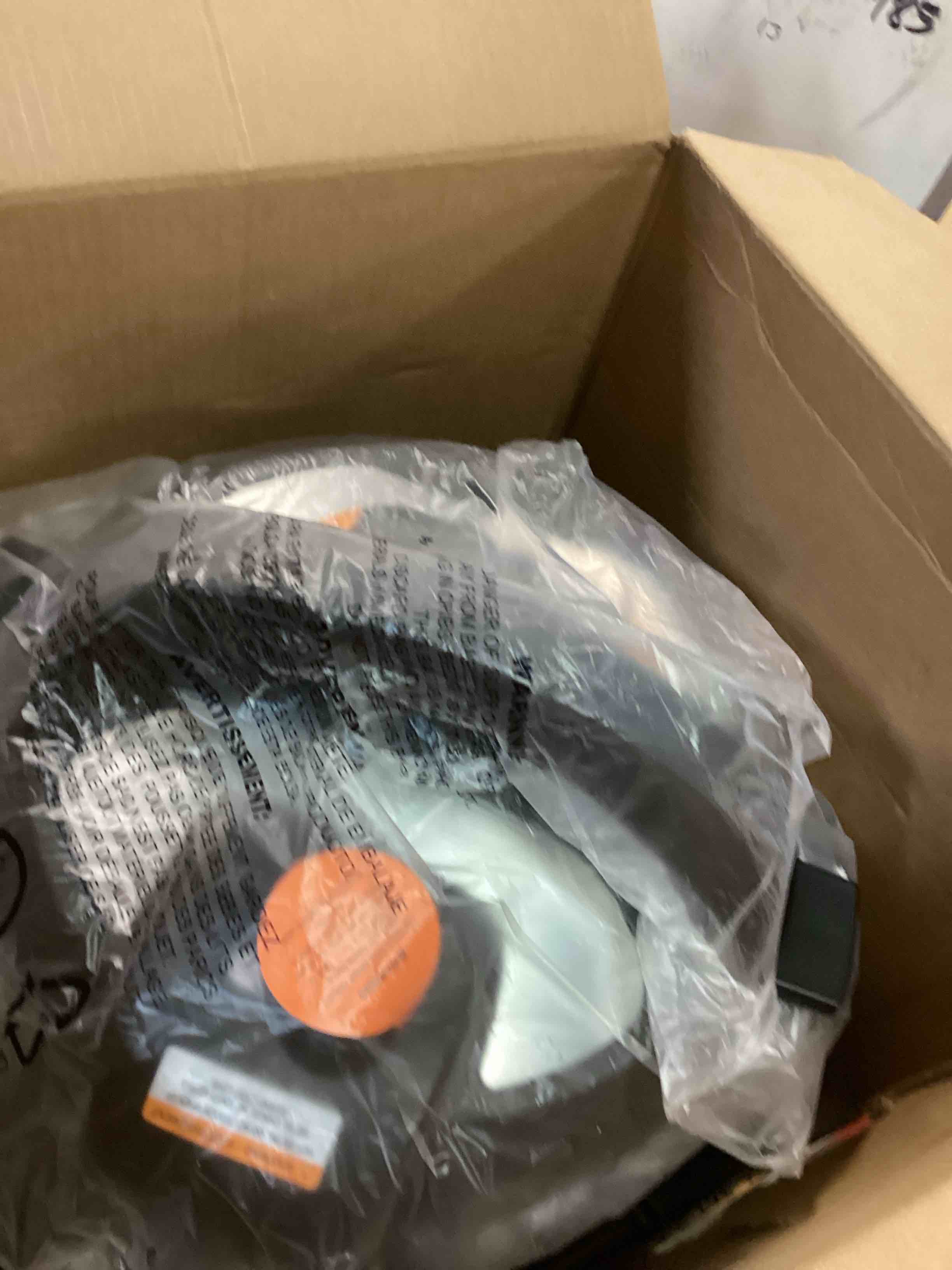 https://s3.amazonaws.com/lotting-images-prod/bidfta/PPE0352830_1728474391819.jpeg