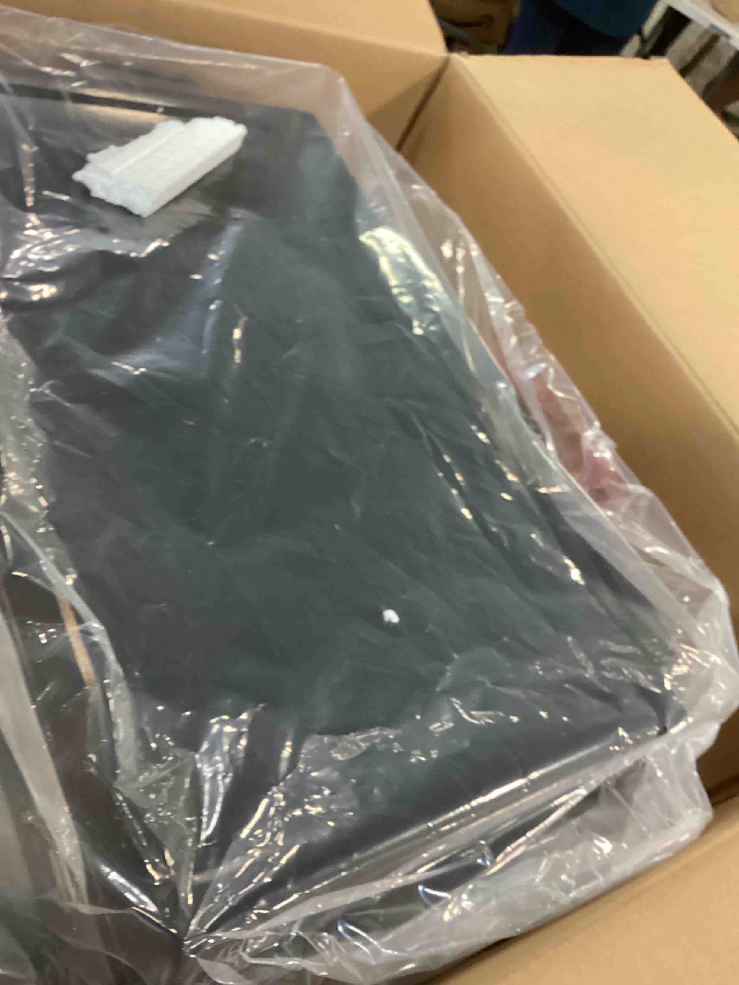 https://s3.amazonaws.com/lotting-images-prod/bidfta/PPE0352858_1728415677432.jpeg