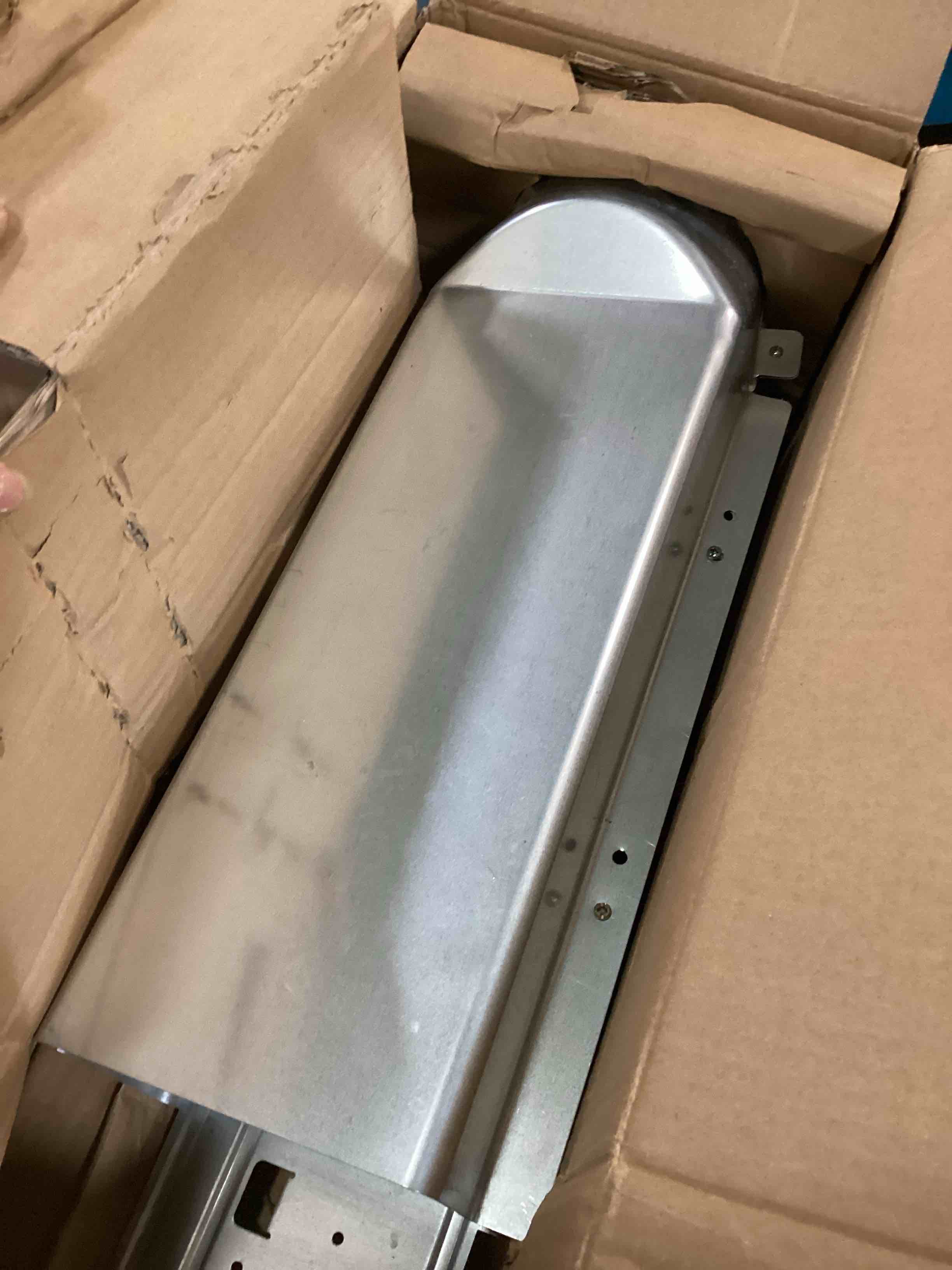 https://s3.amazonaws.com/lotting-images-prod/bidfta/PPE0352926_1728403794858.jpeg