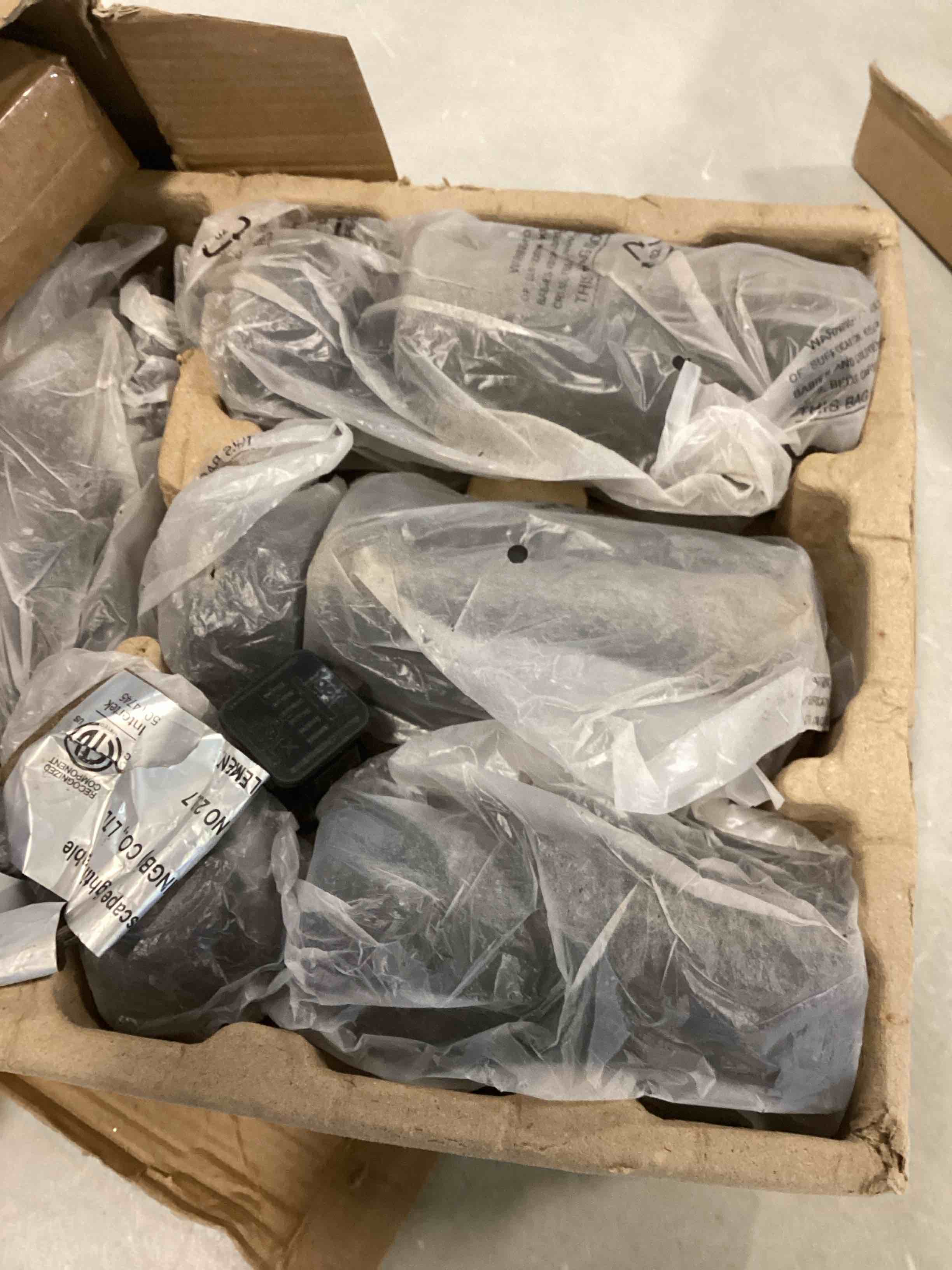 https://s3.amazonaws.com/lotting-images-prod/bidfta/PPE0353502_1728048989148.jpeg