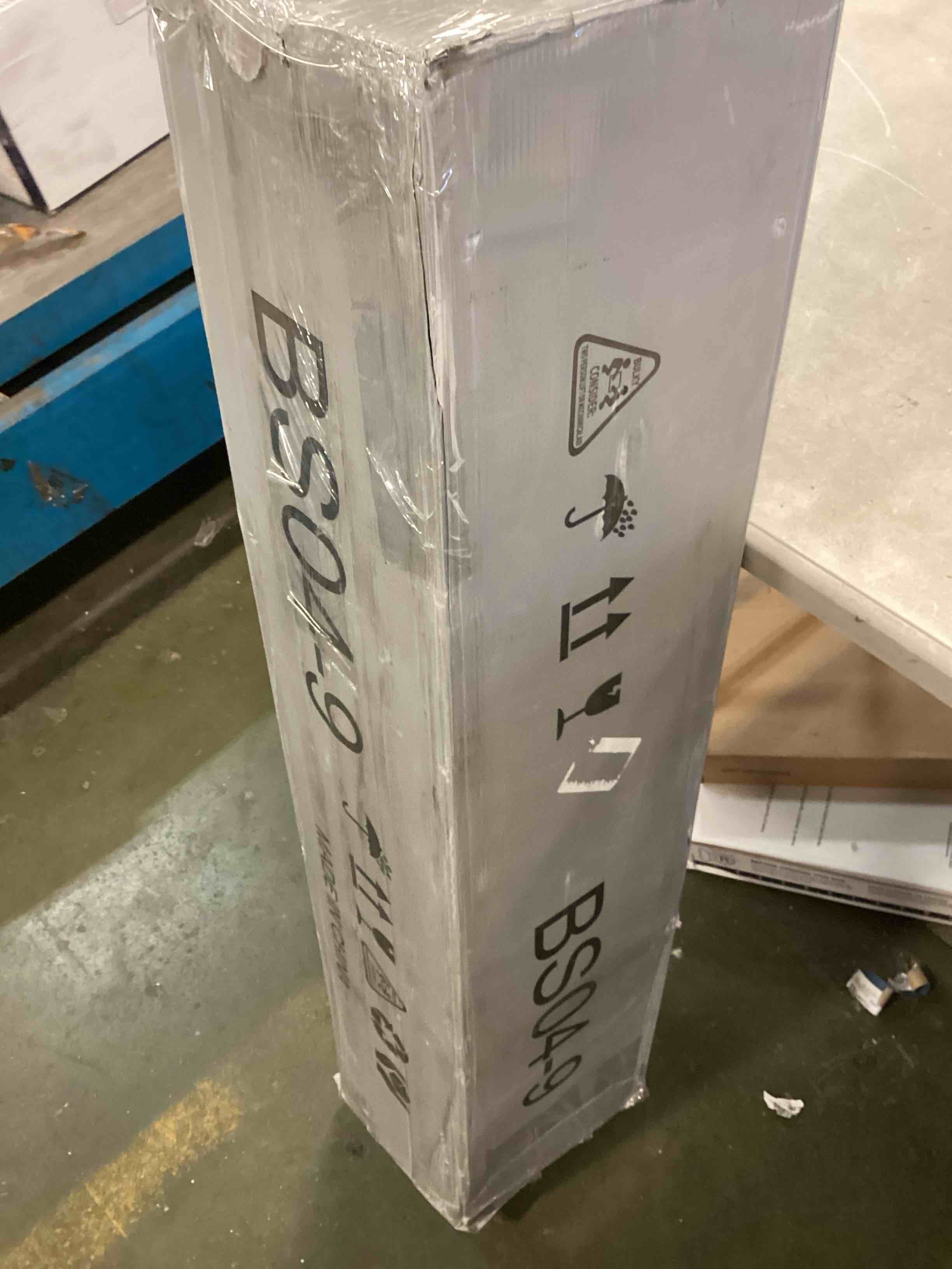 https://s3.amazonaws.com/lotting-images-prod/bidfta/PPE0353652_1727977150694.jpeg