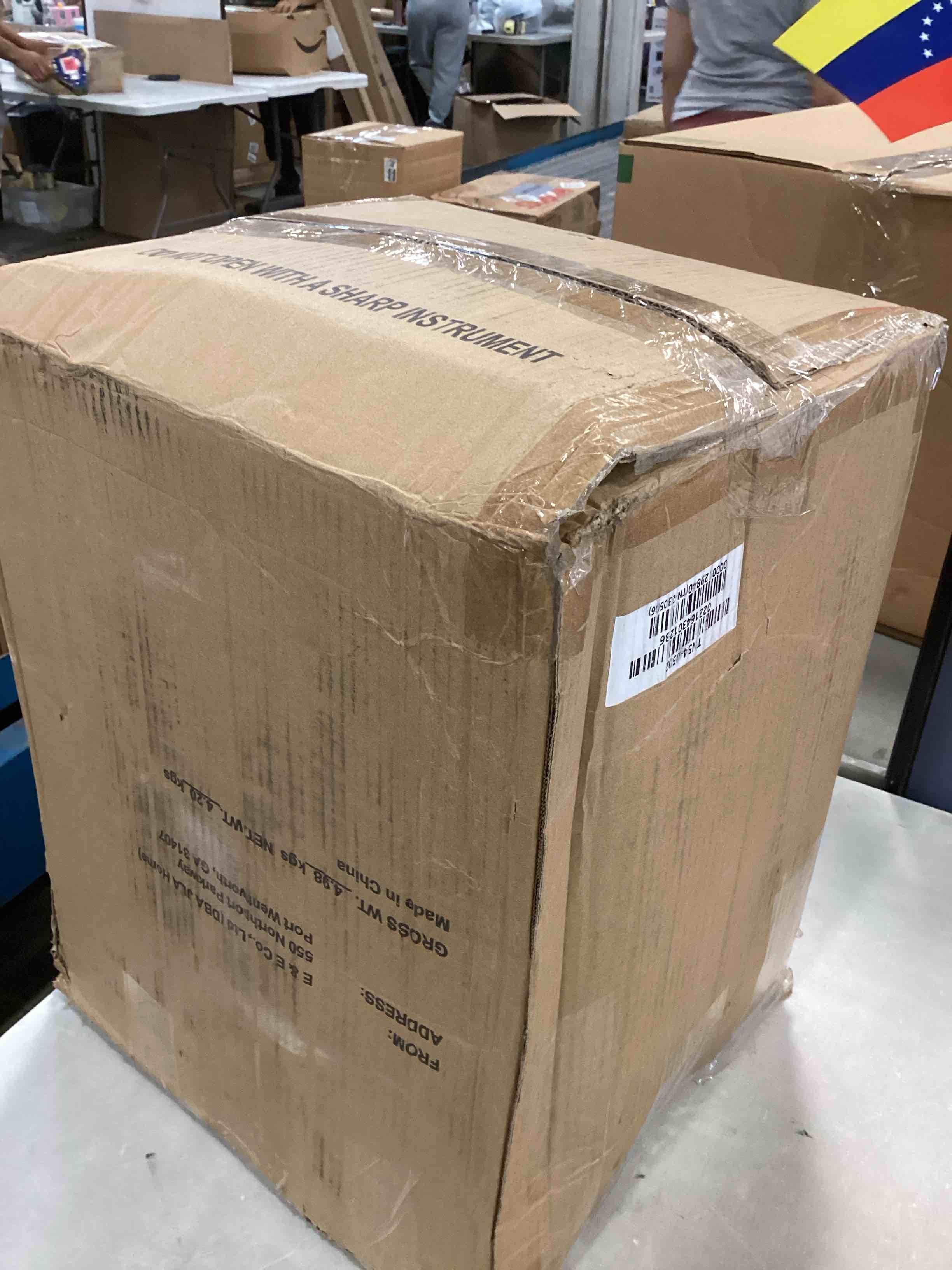 https://s3.amazonaws.com/lotting-images-prod/bidfta/PPE0353787_1727961342340.jpeg