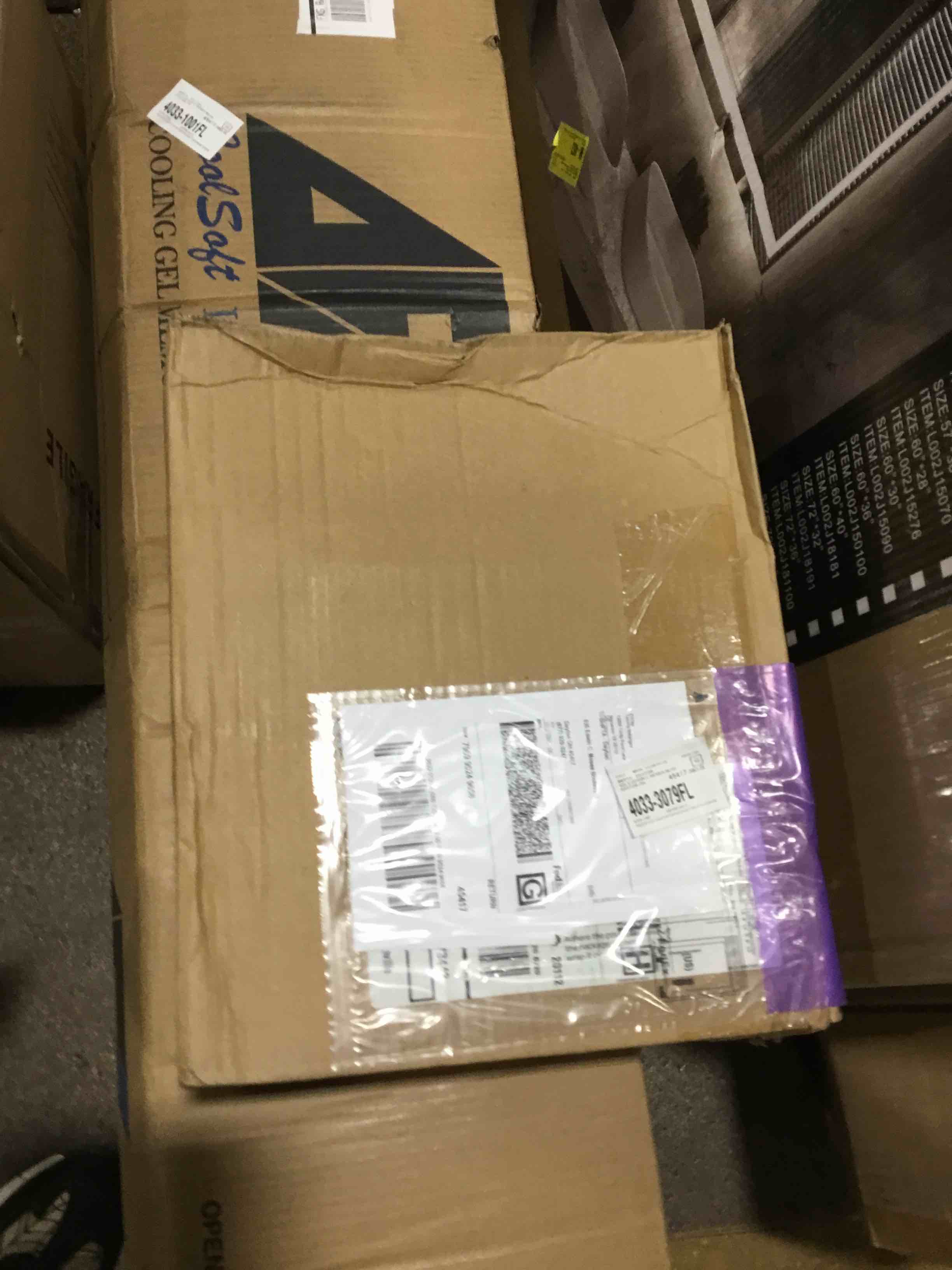 Ieasha 100ct Assorted Shatterproof Gold and White Christmas Tree Ornaments Set