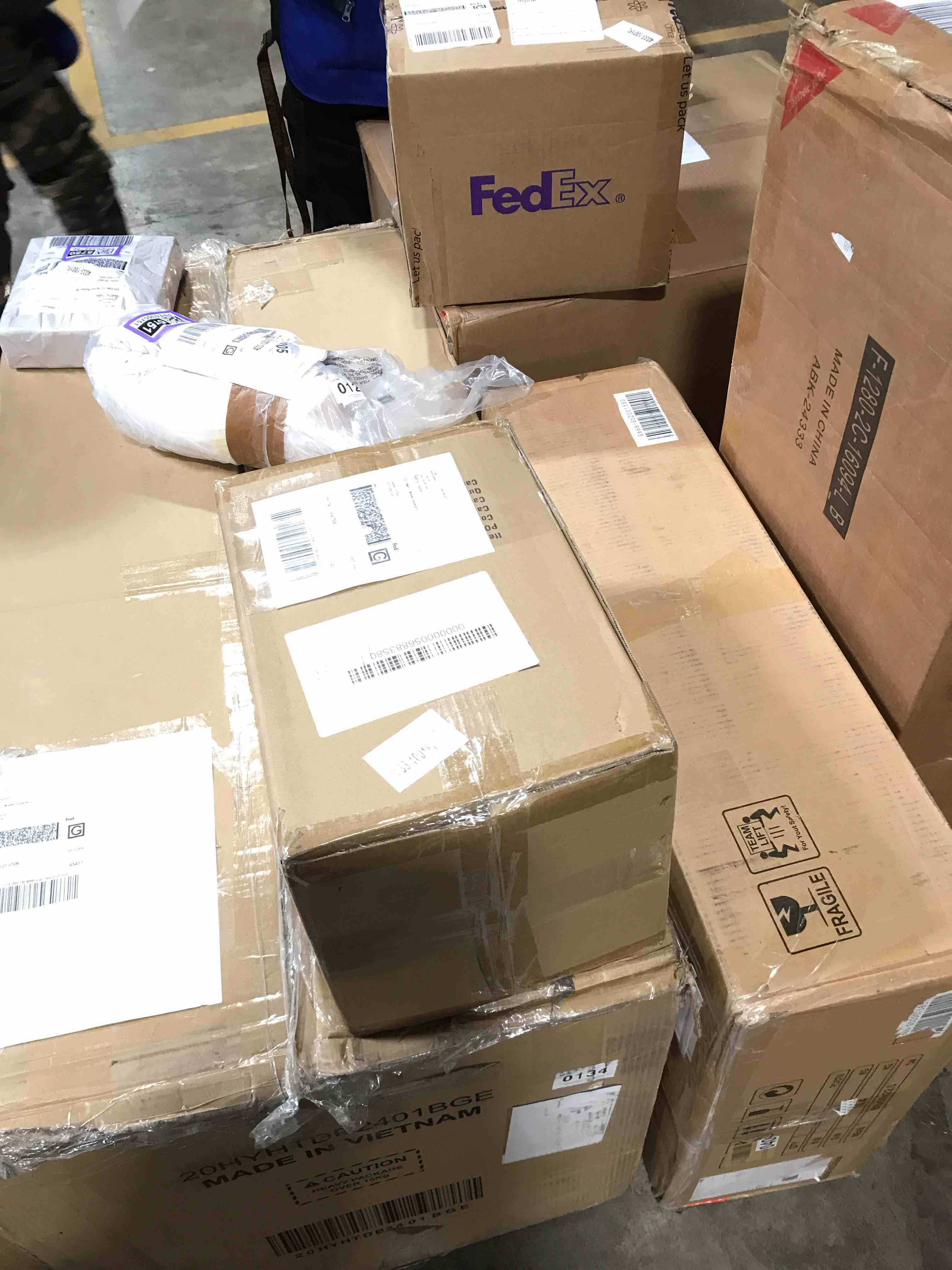 https://s3.amazonaws.com/lotting-images-prod/bidfta/PPE0355840_1733168030868.jpeg