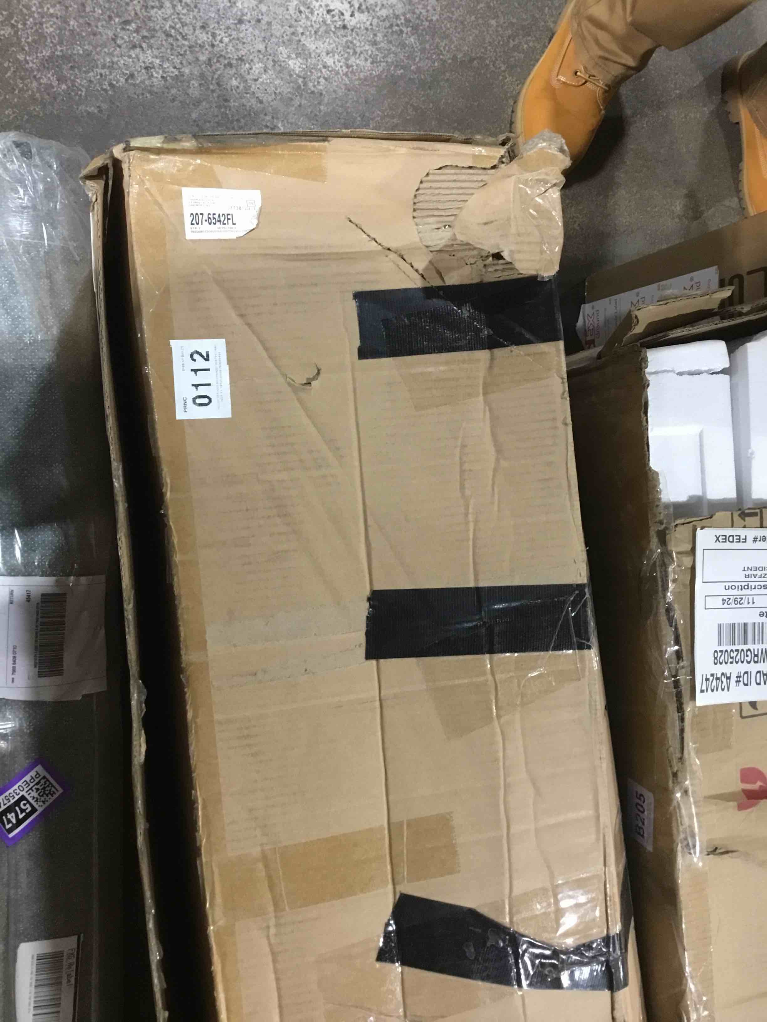 https://s3.amazonaws.com/lotting-images-prod/bidfta/PPE0355883_1733162323193.jpeg