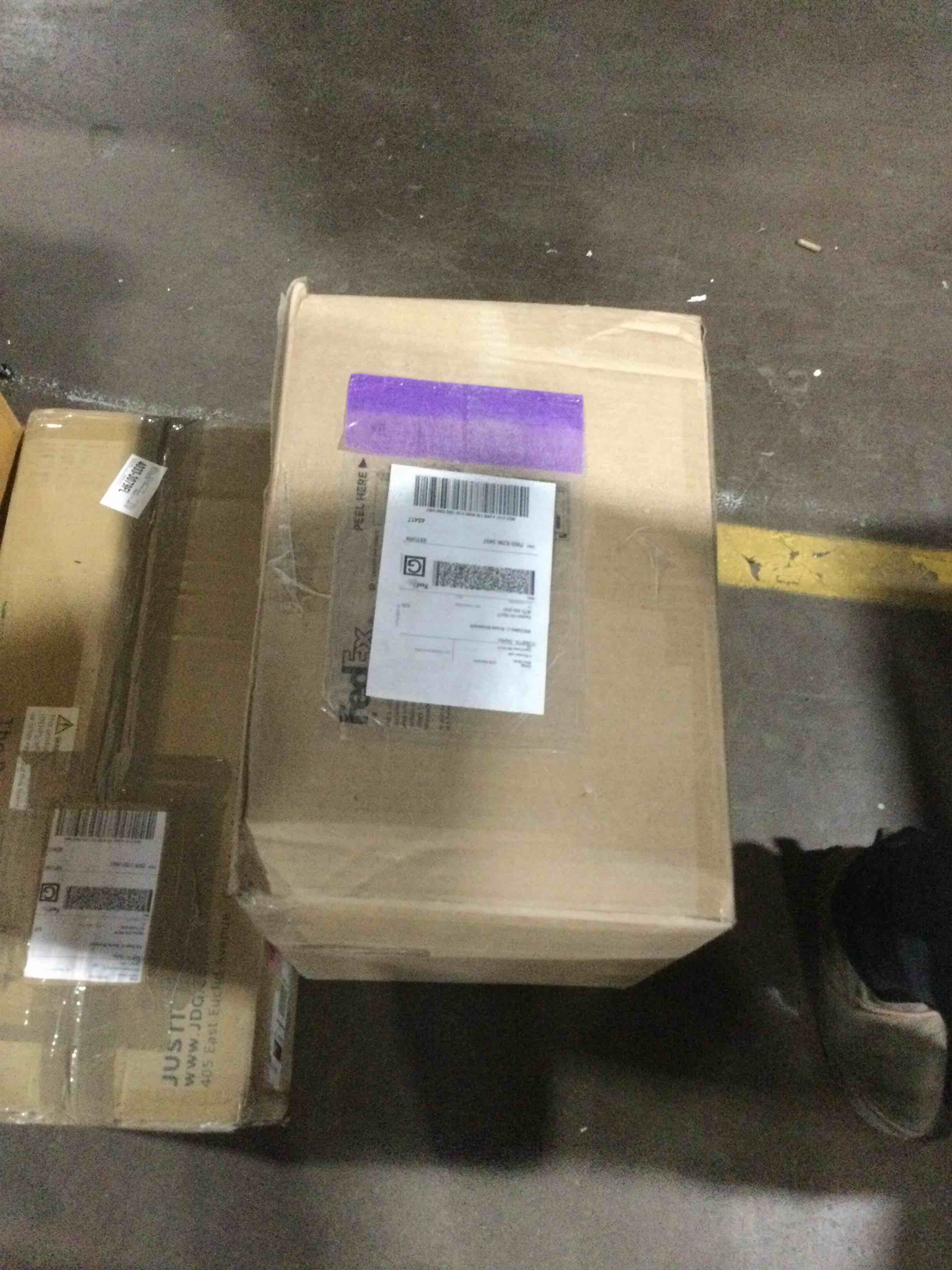 https://s3.amazonaws.com/lotting-images-prod/bidfta/PPE0355969_1733152370494.jpeg