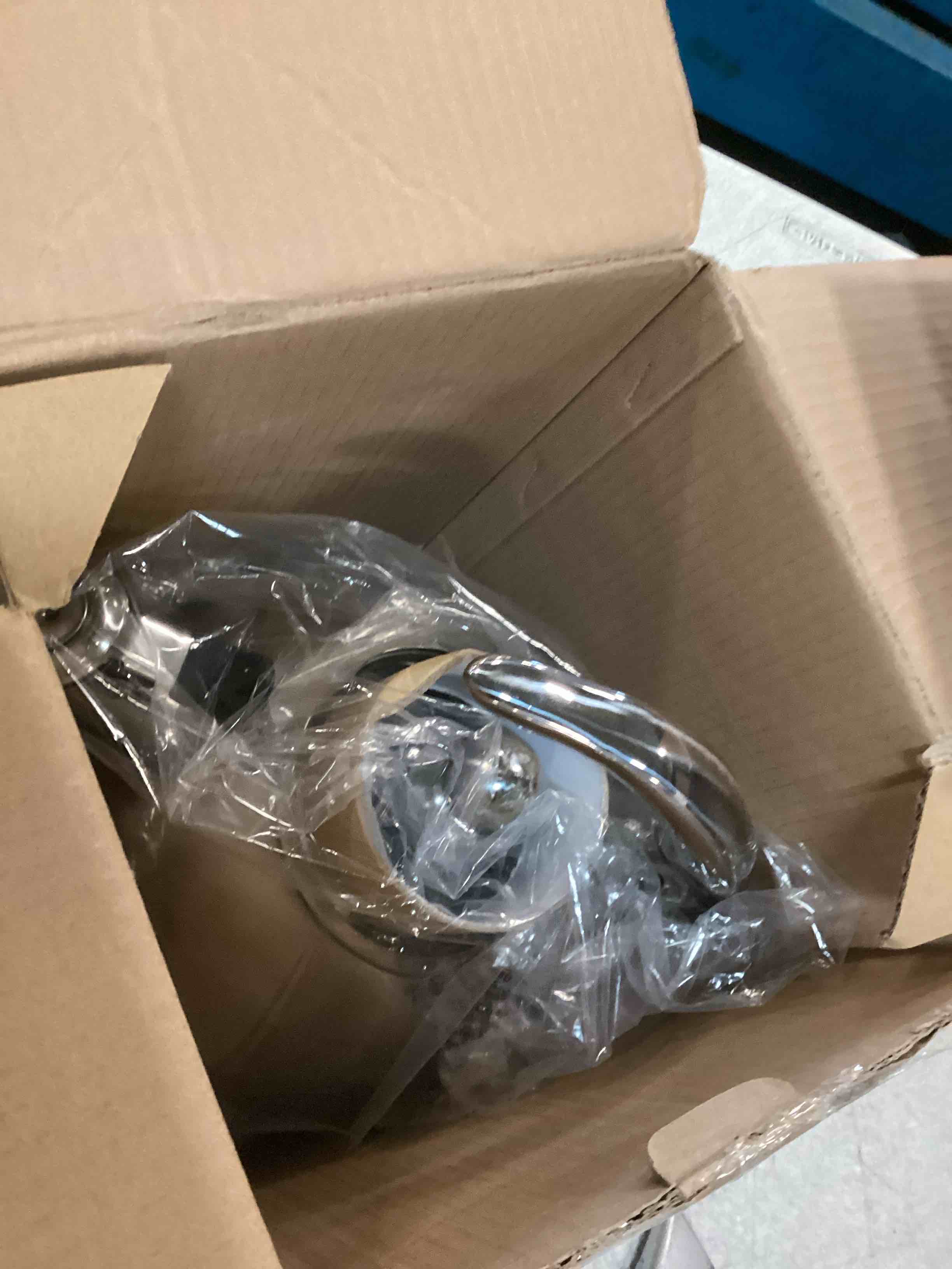 https://s3.amazonaws.com/lotting-images-prod/bidfta/PPE0356400_1728395494076.jpeg