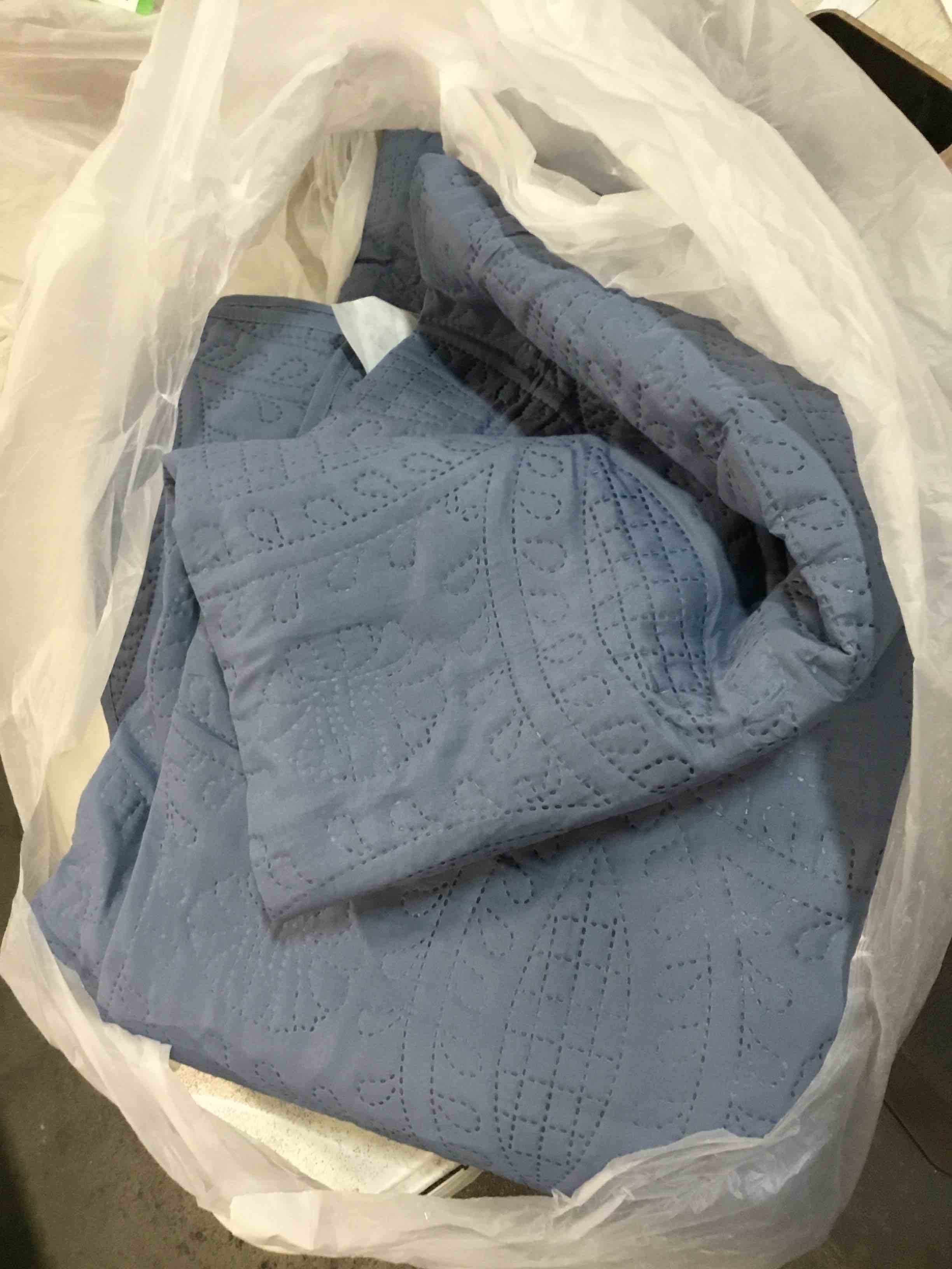 https://s3.amazonaws.com/lotting-images-prod/bidfta/PPE0356501_1728358059179.jpeg