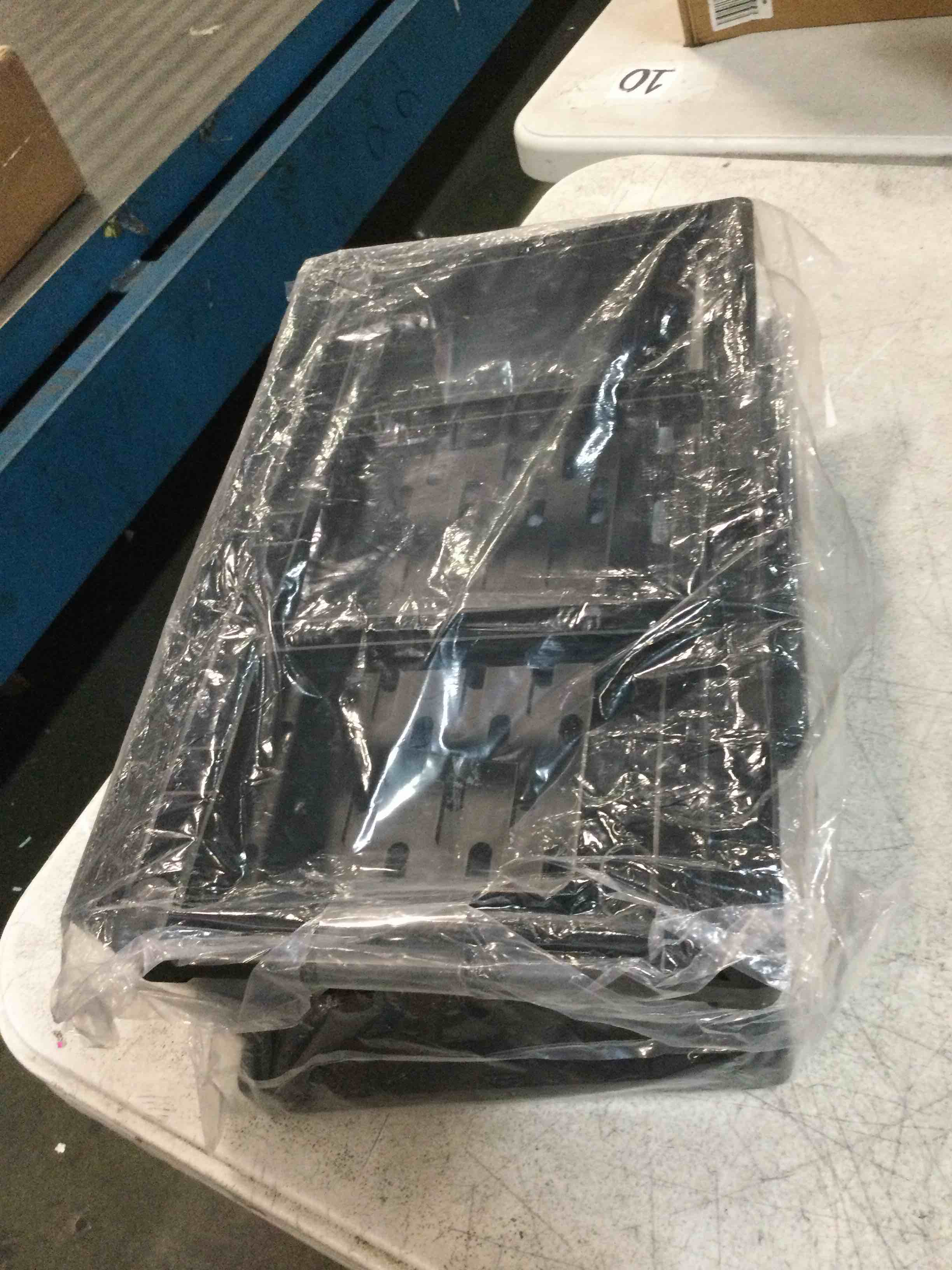 https://s3.amazonaws.com/lotting-images-prod/bidfta/PPE0356572_1728339527999.jpeg