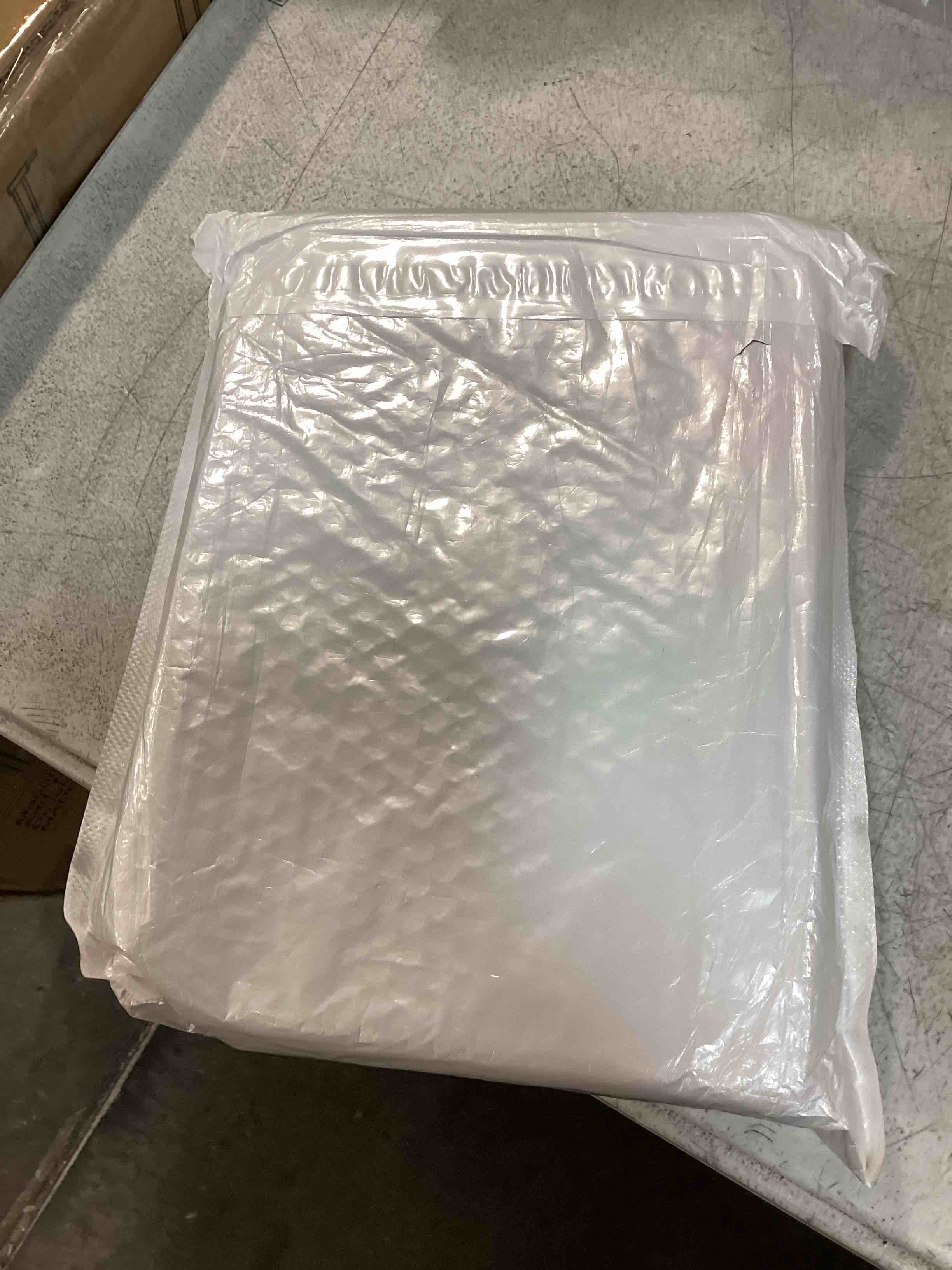 https://s3.amazonaws.com/lotting-images-prod/bidfta/PPE0357245_1727906417813.jpeg