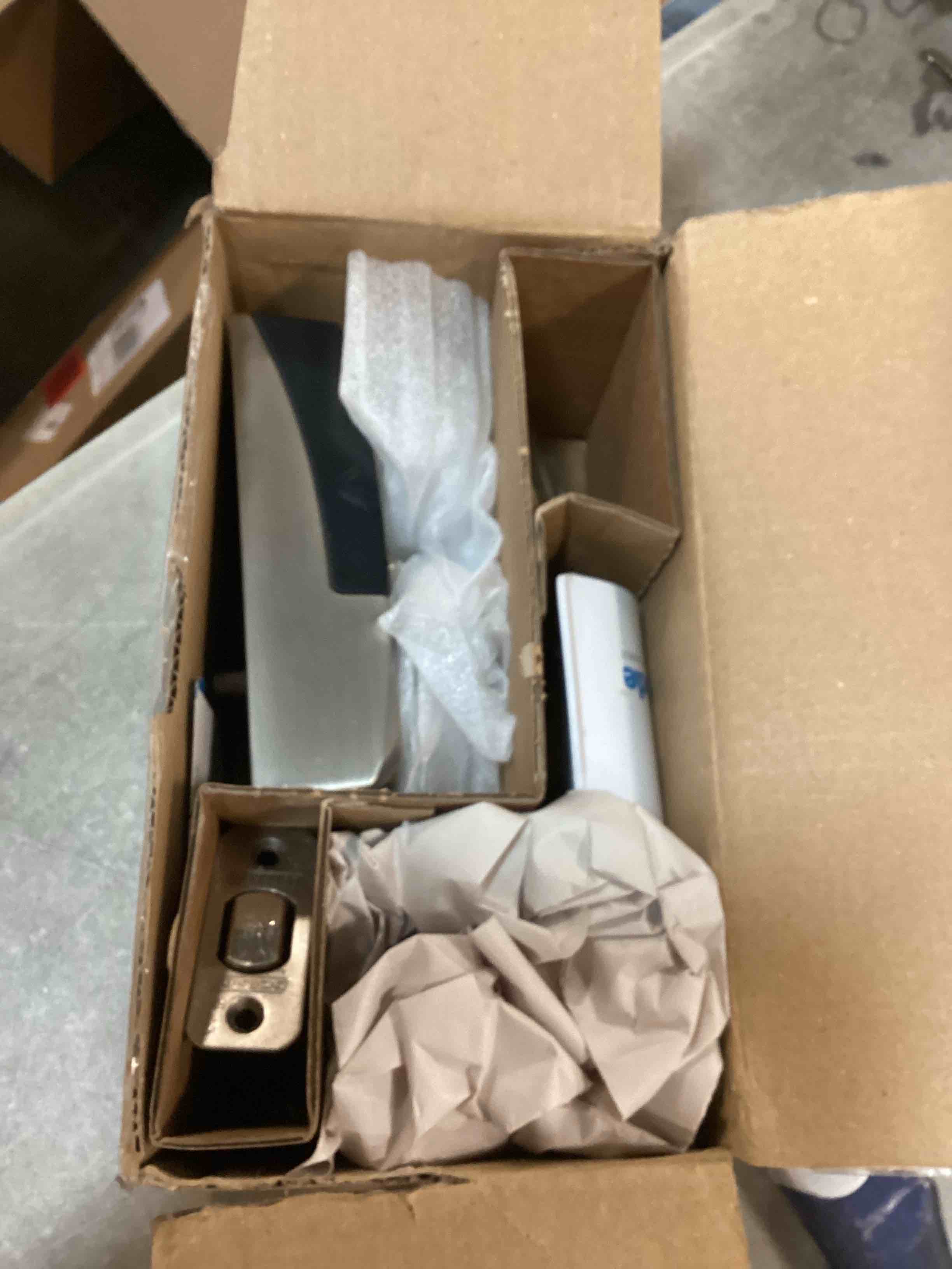 https://s3.amazonaws.com/lotting-images-prod/bidfta/PPE0357439_1727740853828.jpeg