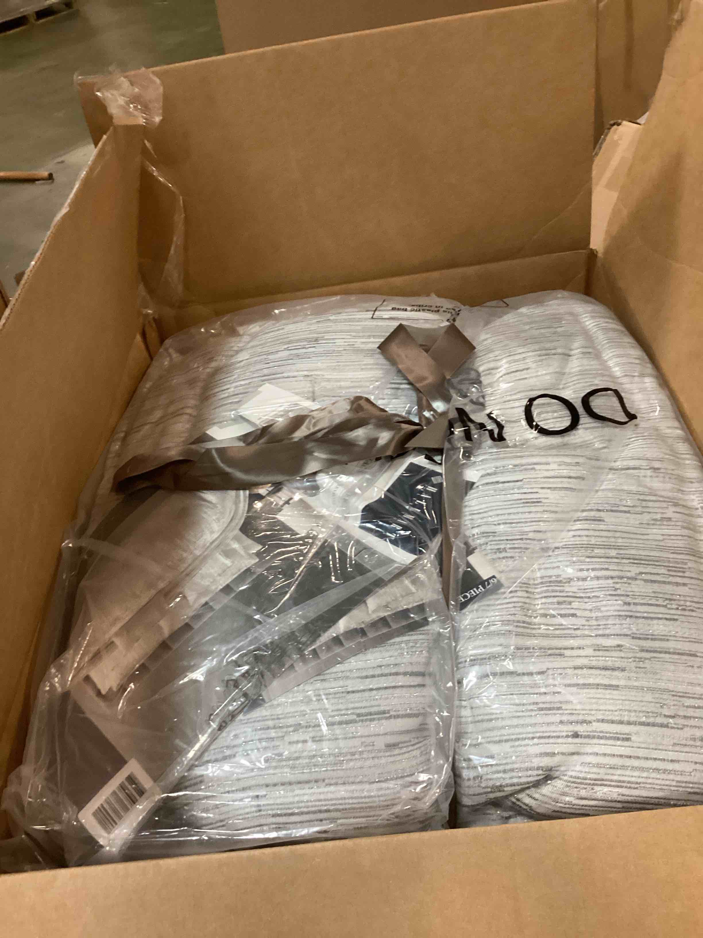 https://s3.amazonaws.com/lotting-images-prod/bidfta/PPE0357922_1727392777420.jpeg