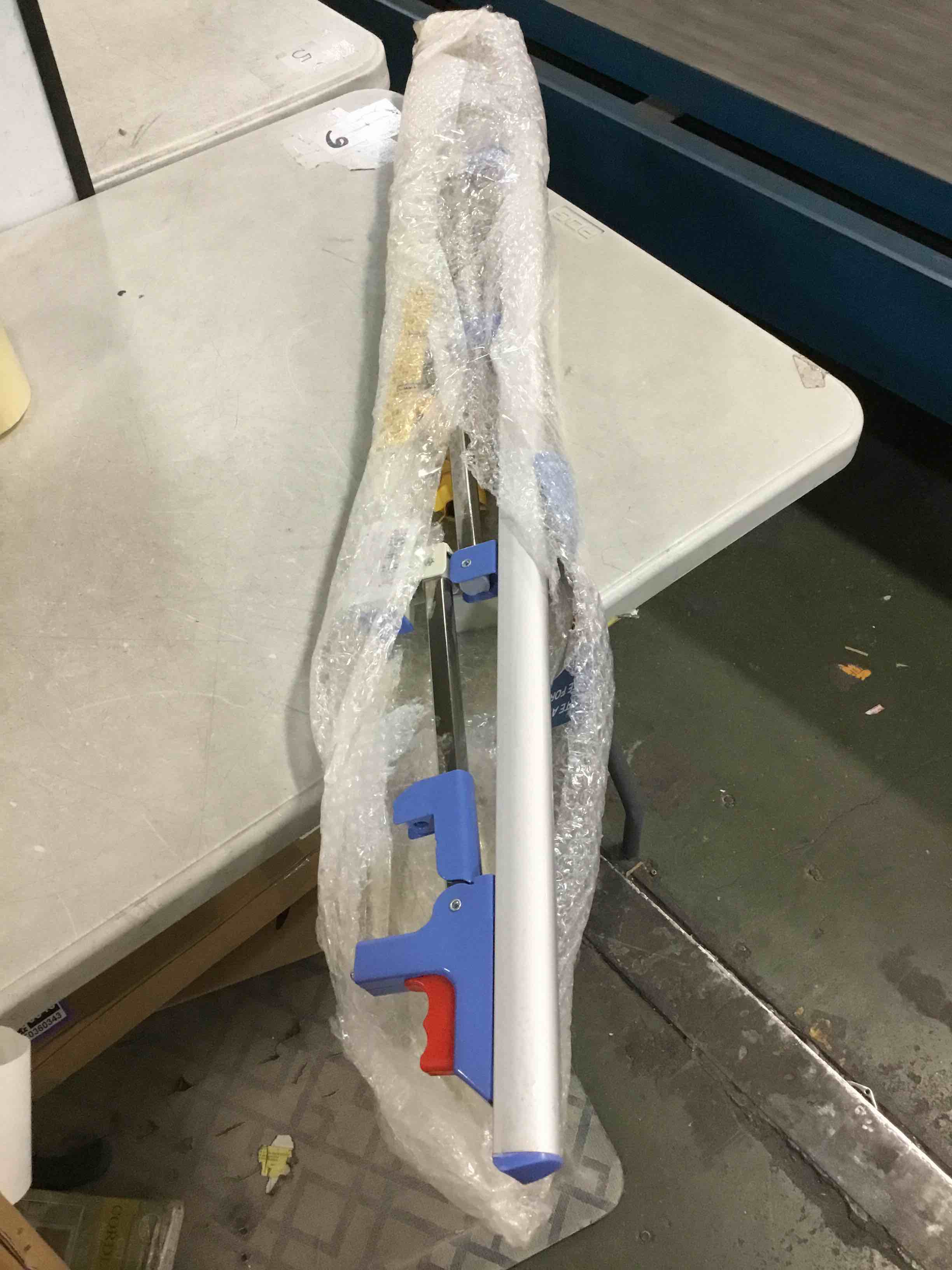 https://s3.amazonaws.com/lotting-images-prod/bidfta/PPE0360313_1729124989332.jpeg