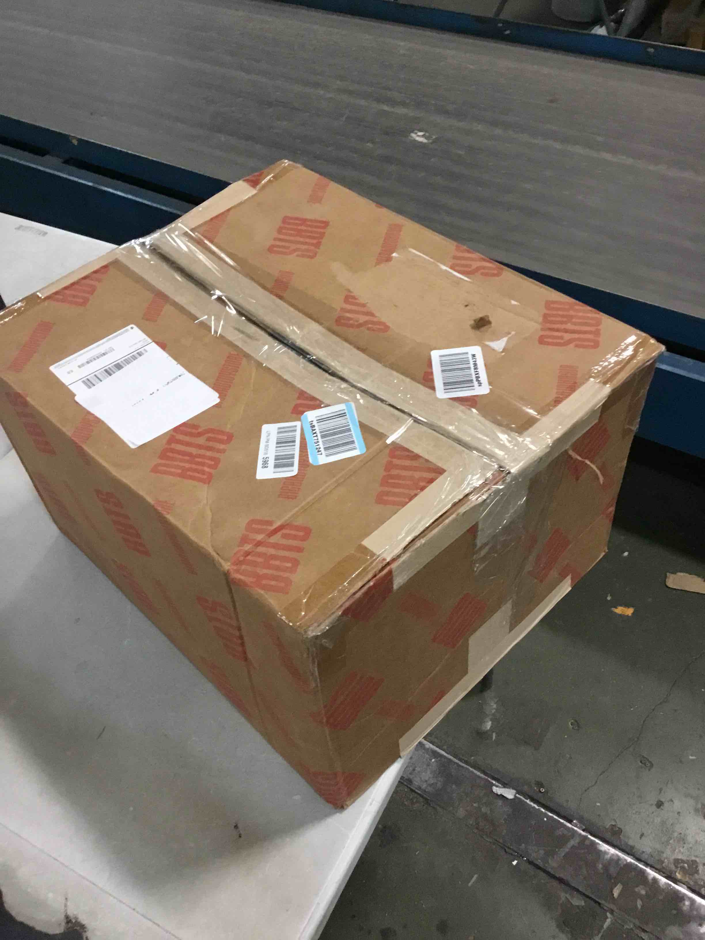 https://s3.amazonaws.com/lotting-images-prod/bidfta/PPE0360826_1728700542962.jpeg
