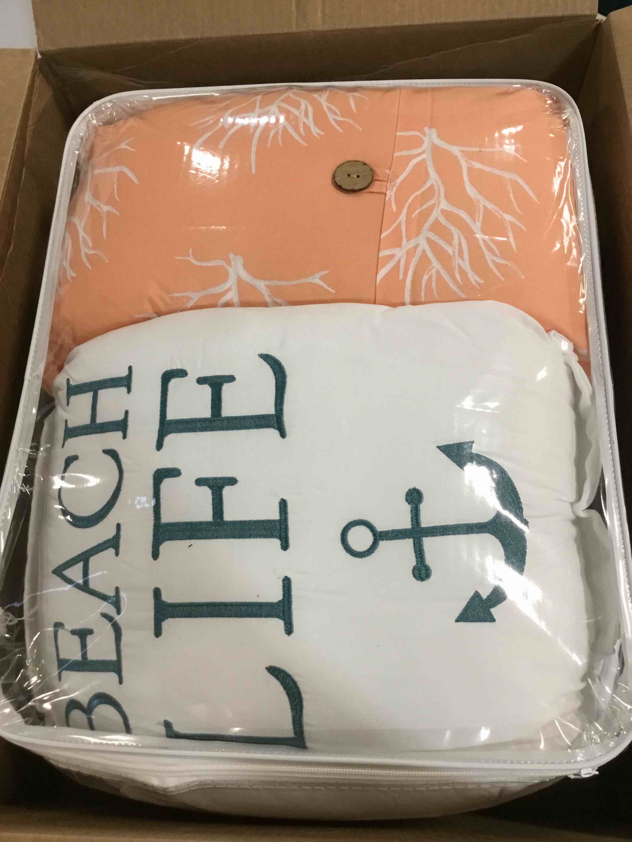 https://s3.amazonaws.com/lotting-images-prod/bidfta/PPE0360892_1728686925068.jpeg