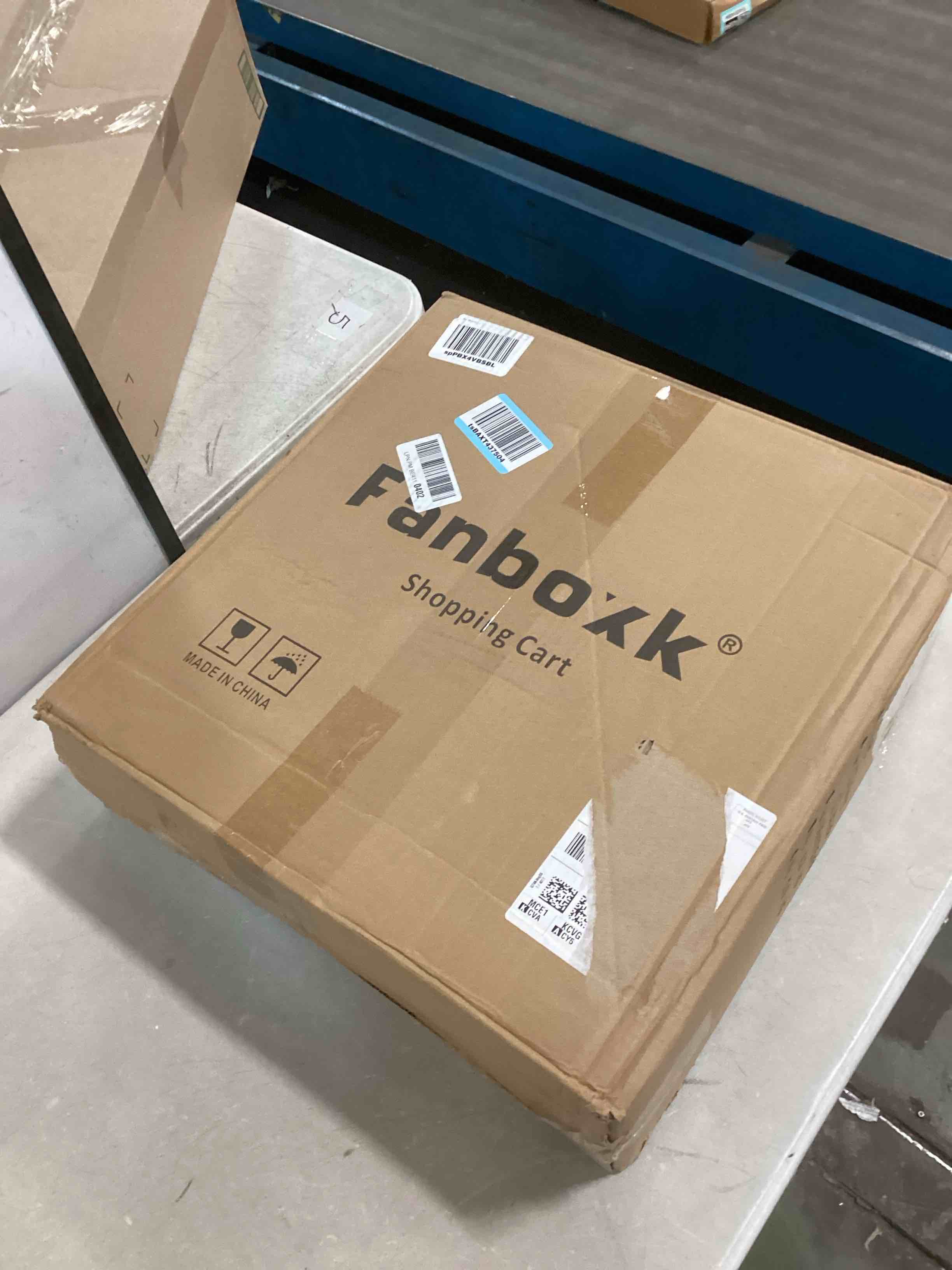 https://s3.amazonaws.com/lotting-images-prod/bidfta/PPE0361031_1728605324941.jpeg