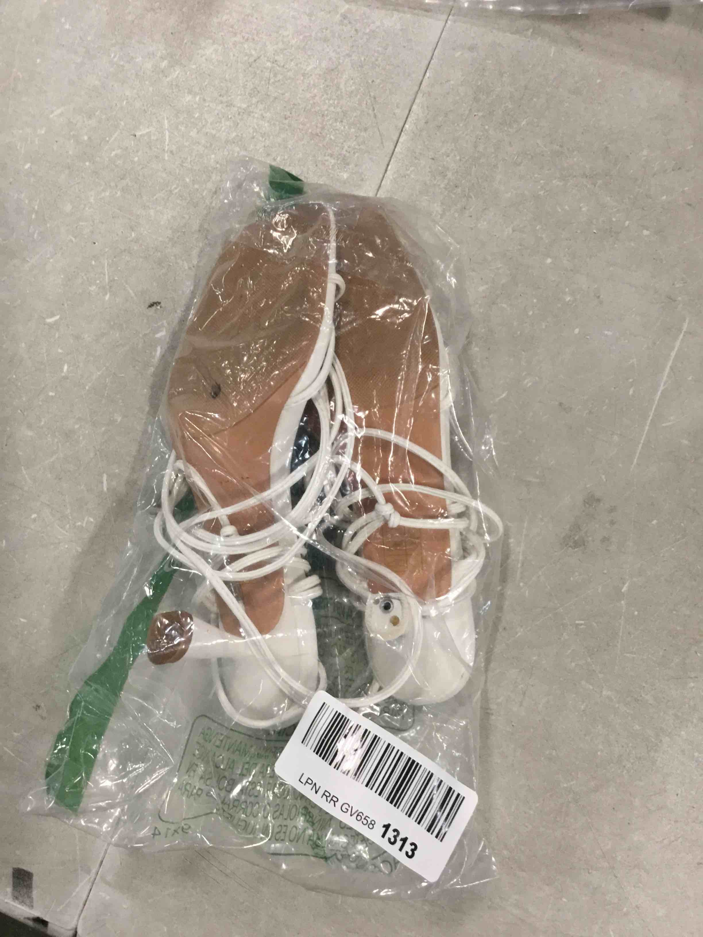 https://s3.amazonaws.com/lotting-images-prod/bidfta/PPE0365080_1728078144124.jpeg
