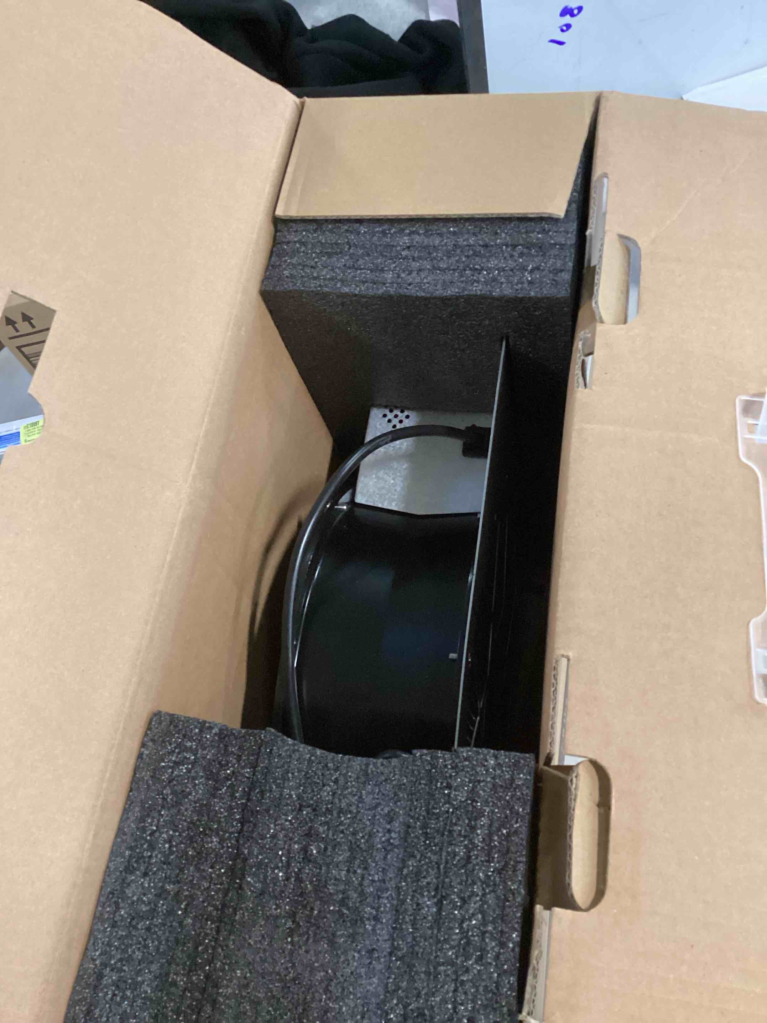 https://s3.amazonaws.com/lotting-images-prod/bidfta/PPE0366322_1728649218594.jpeg