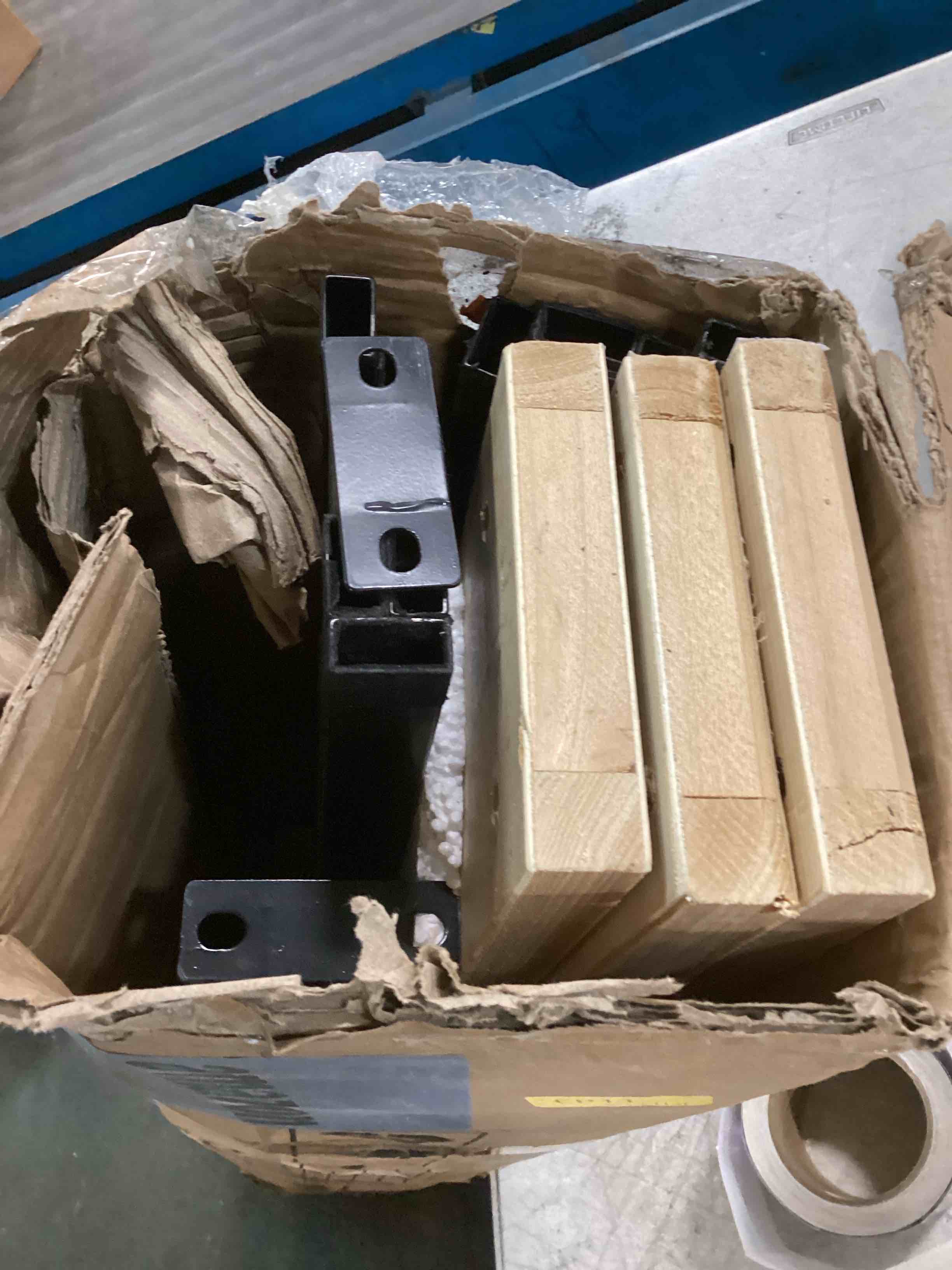 https://s3.amazonaws.com/lotting-images-prod/bidfta/PPE0366517_1728559083480.jpeg