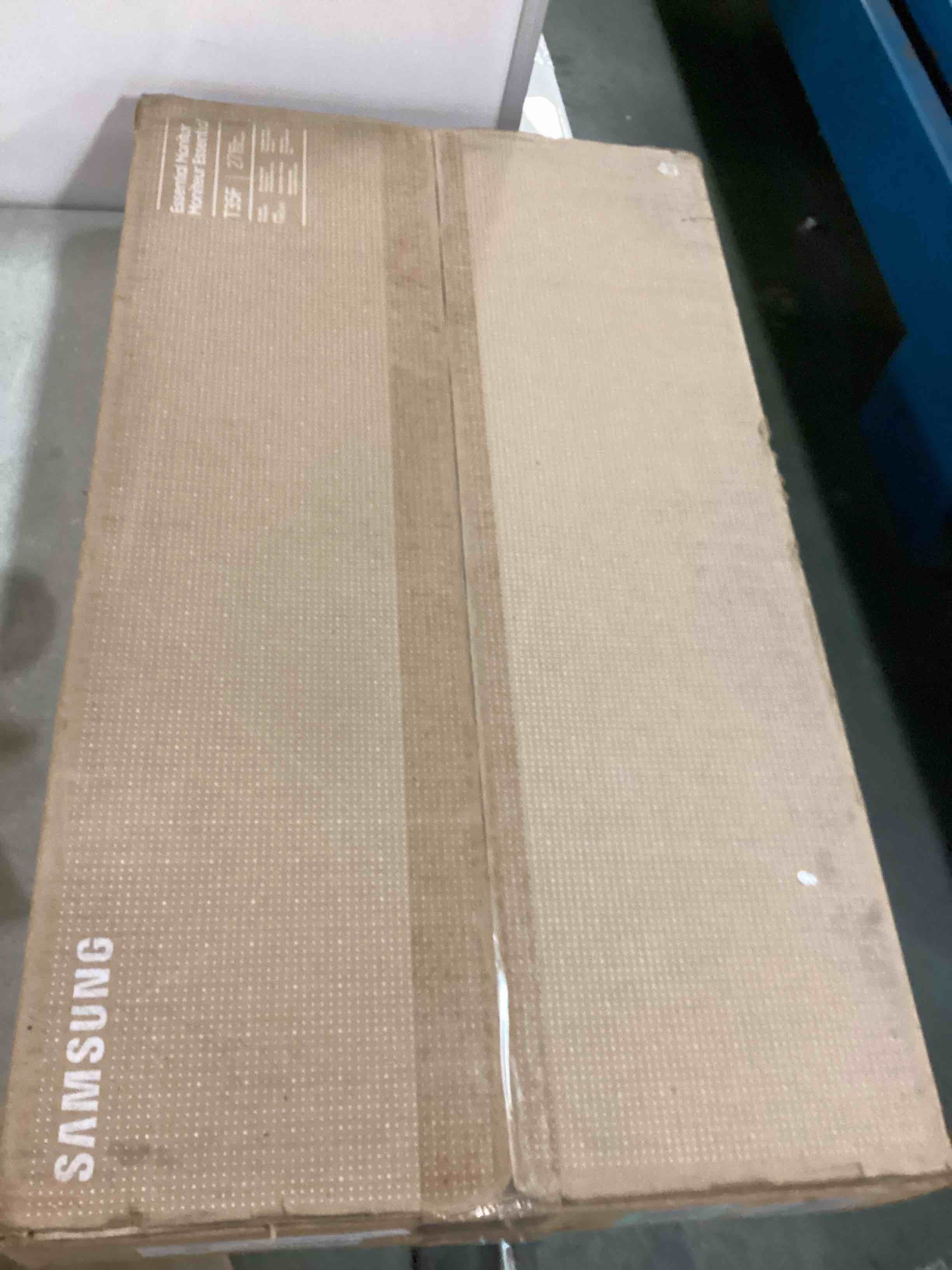 https://s3.amazonaws.com/lotting-images-prod/bidfta/PPE0367064_1727997991736.jpeg