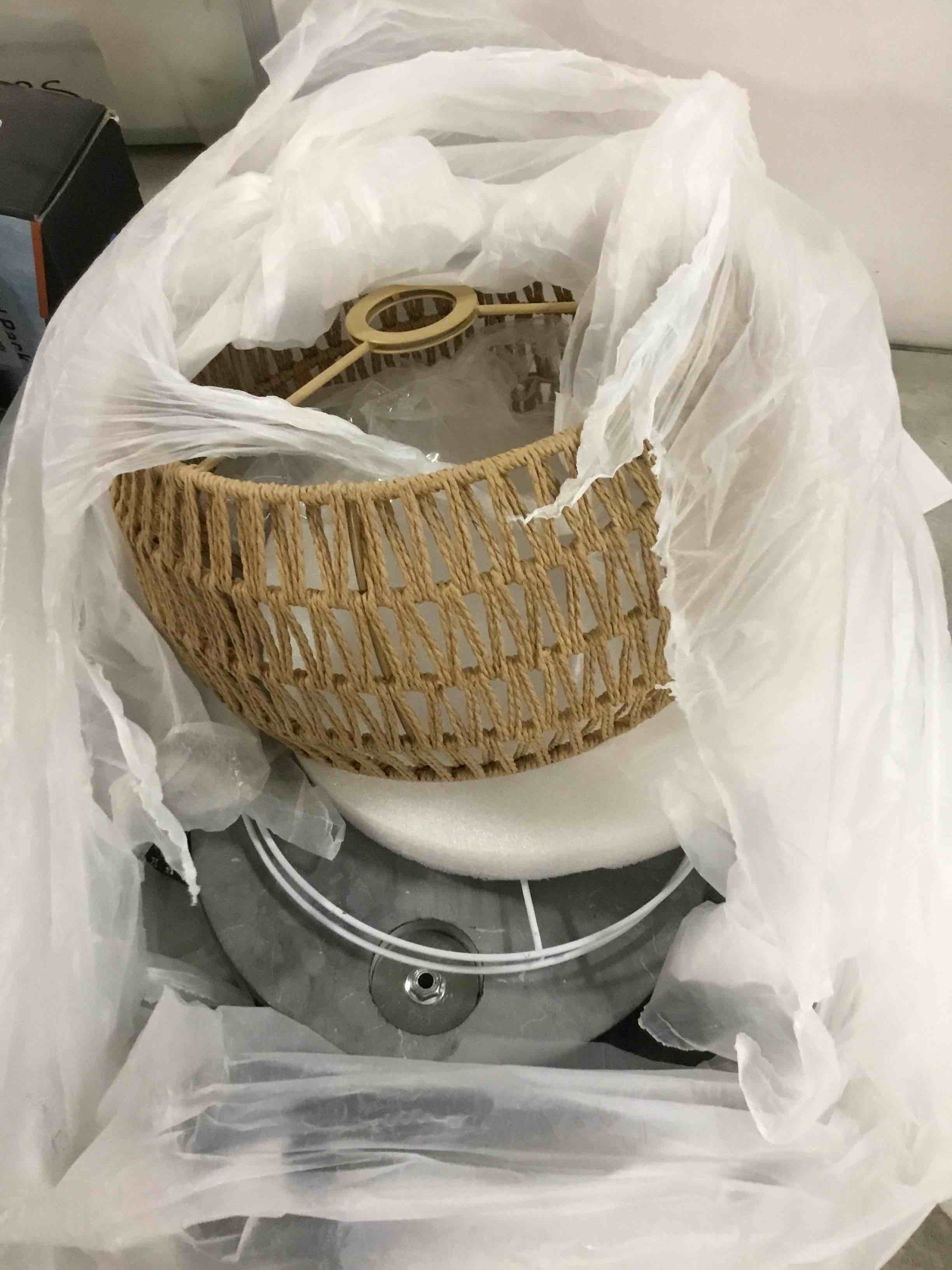 https://s3.amazonaws.com/lotting-images-prod/bidfta/PPE0367309_1727913846191.jpeg