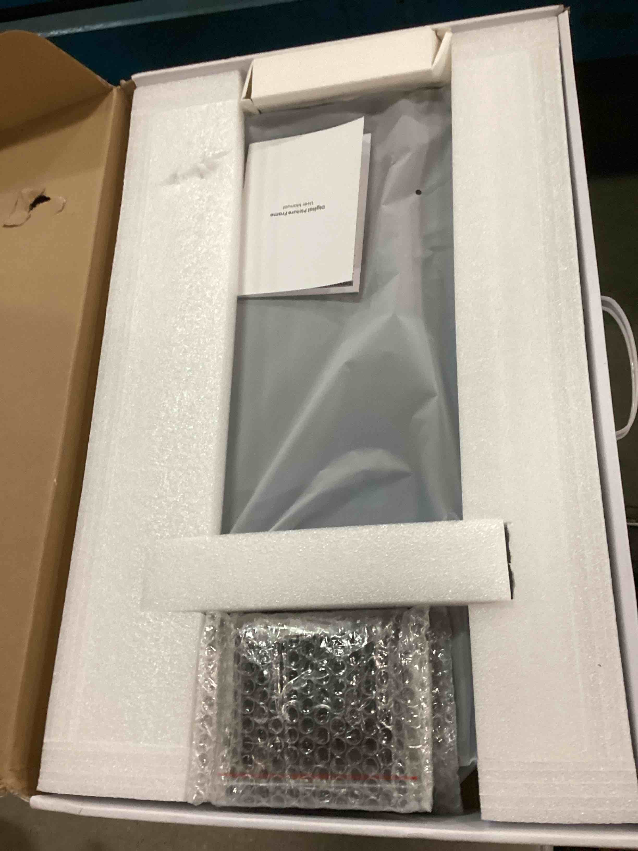 https://s3.amazonaws.com/lotting-images-prod/bidfta/PPE0367552_1727829661429.jpeg
