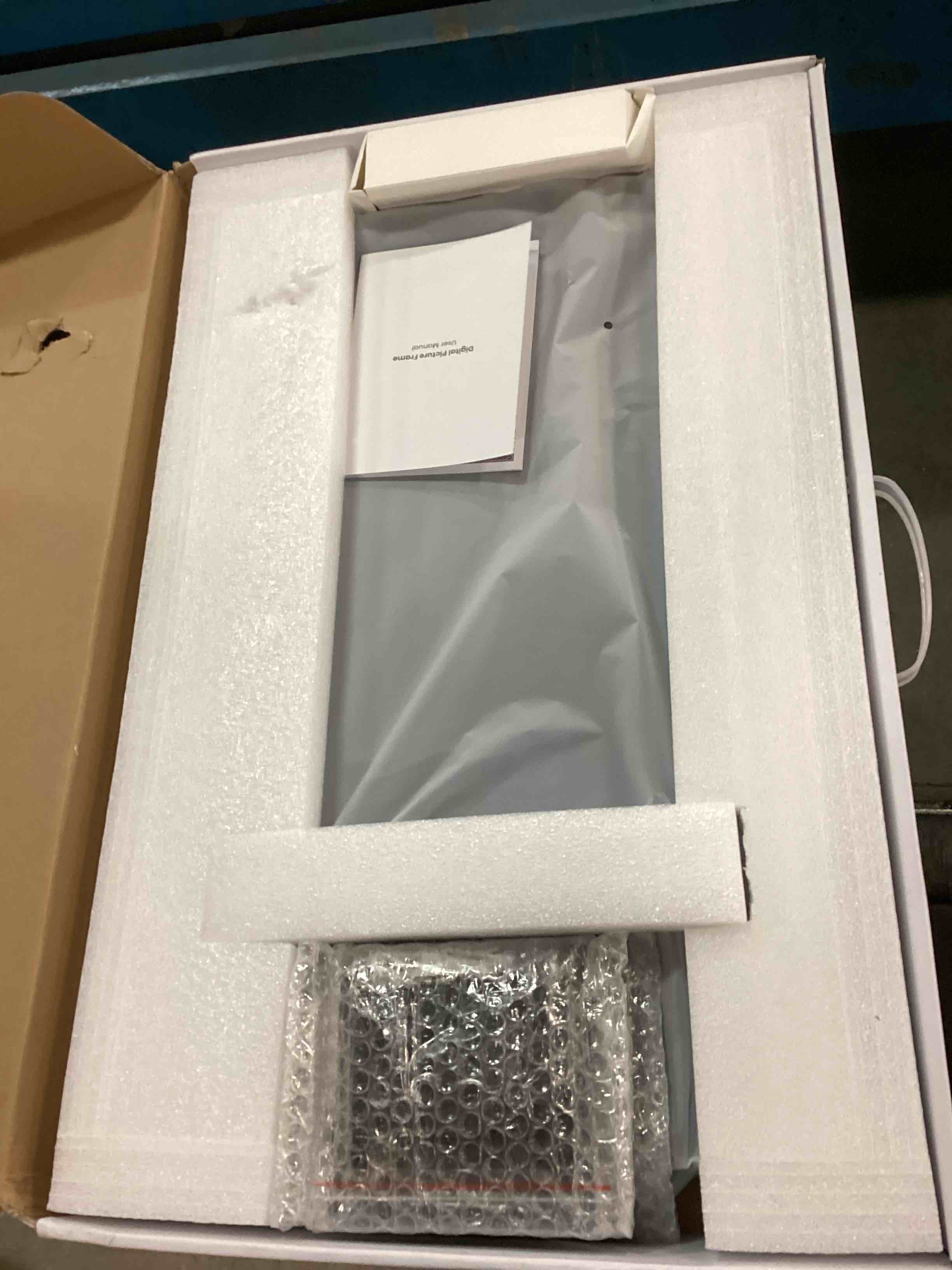 https://s3.amazonaws.com/lotting-images-prod/bidfta/PPE0367552_1727829662183.jpeg
